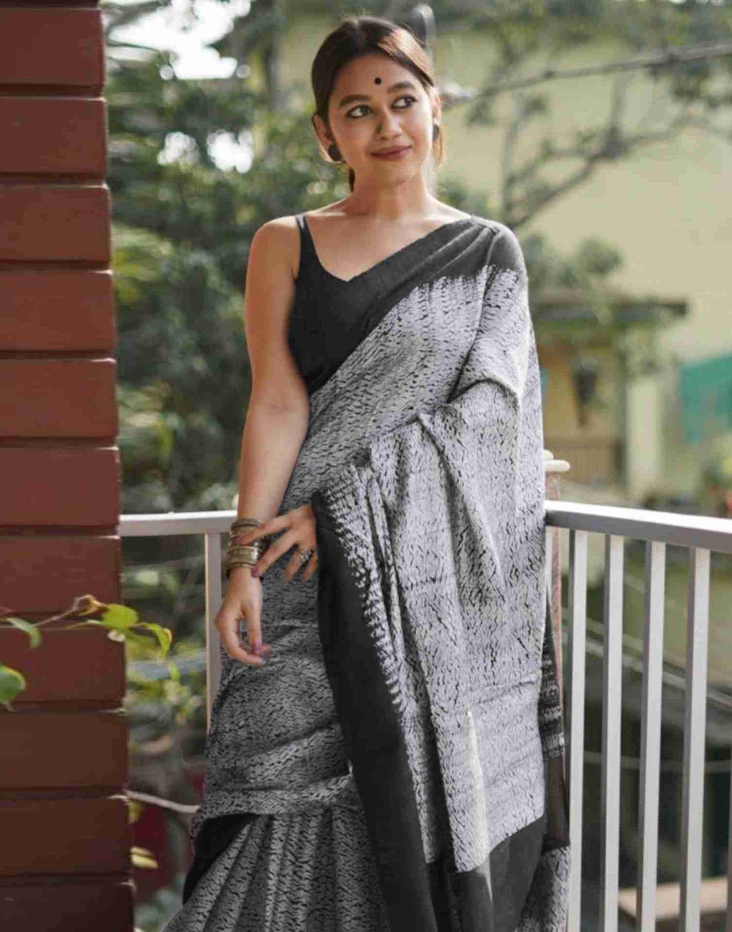 Grey Cotton Woven Saree