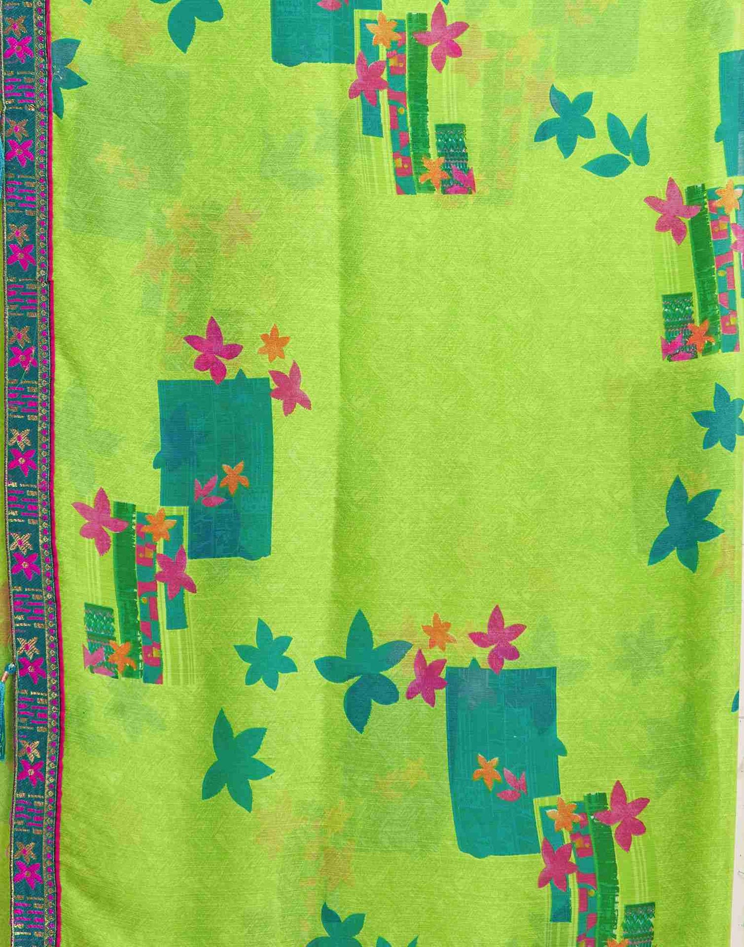 Green Chiffon Geometric Printed Saree