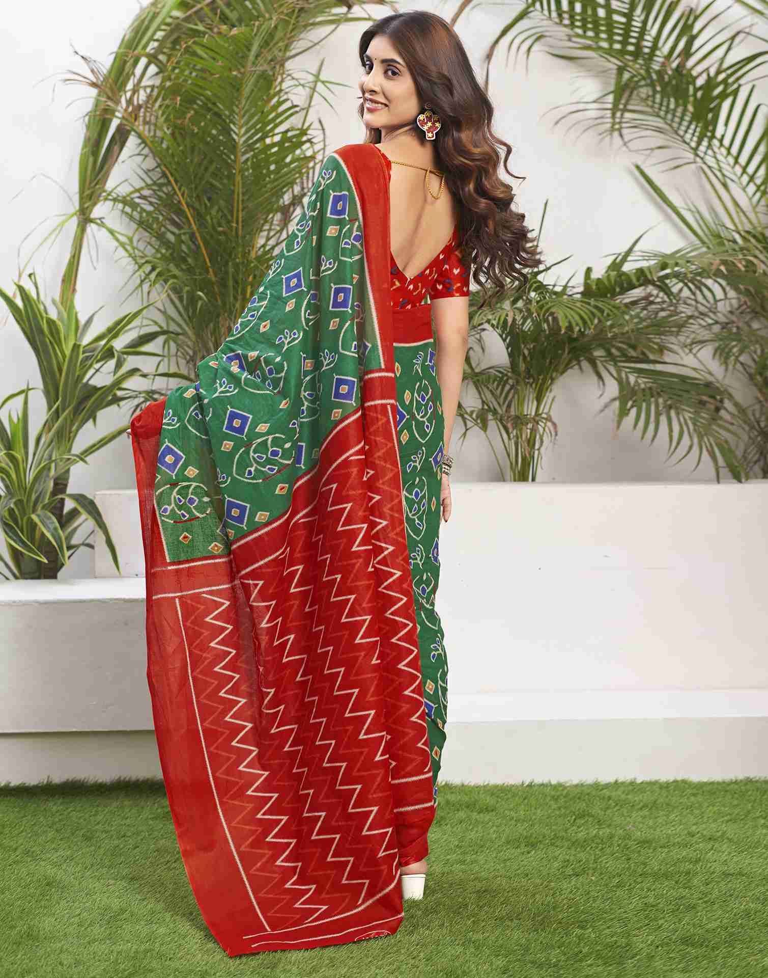 Bottle Green Cotton Geometric Printed Saree