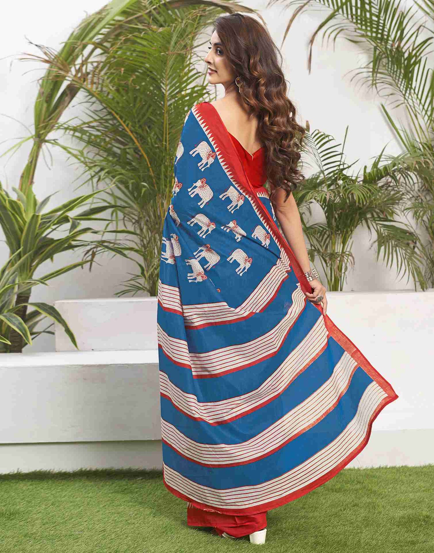 Blue Cotton Geometric Printed Saree