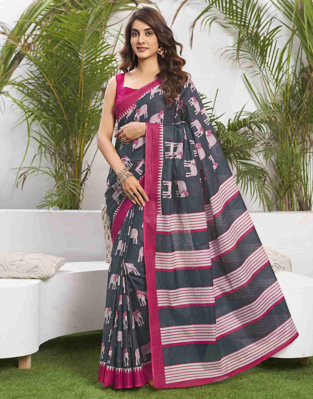 Grey Cotton Geometric Printed Saree