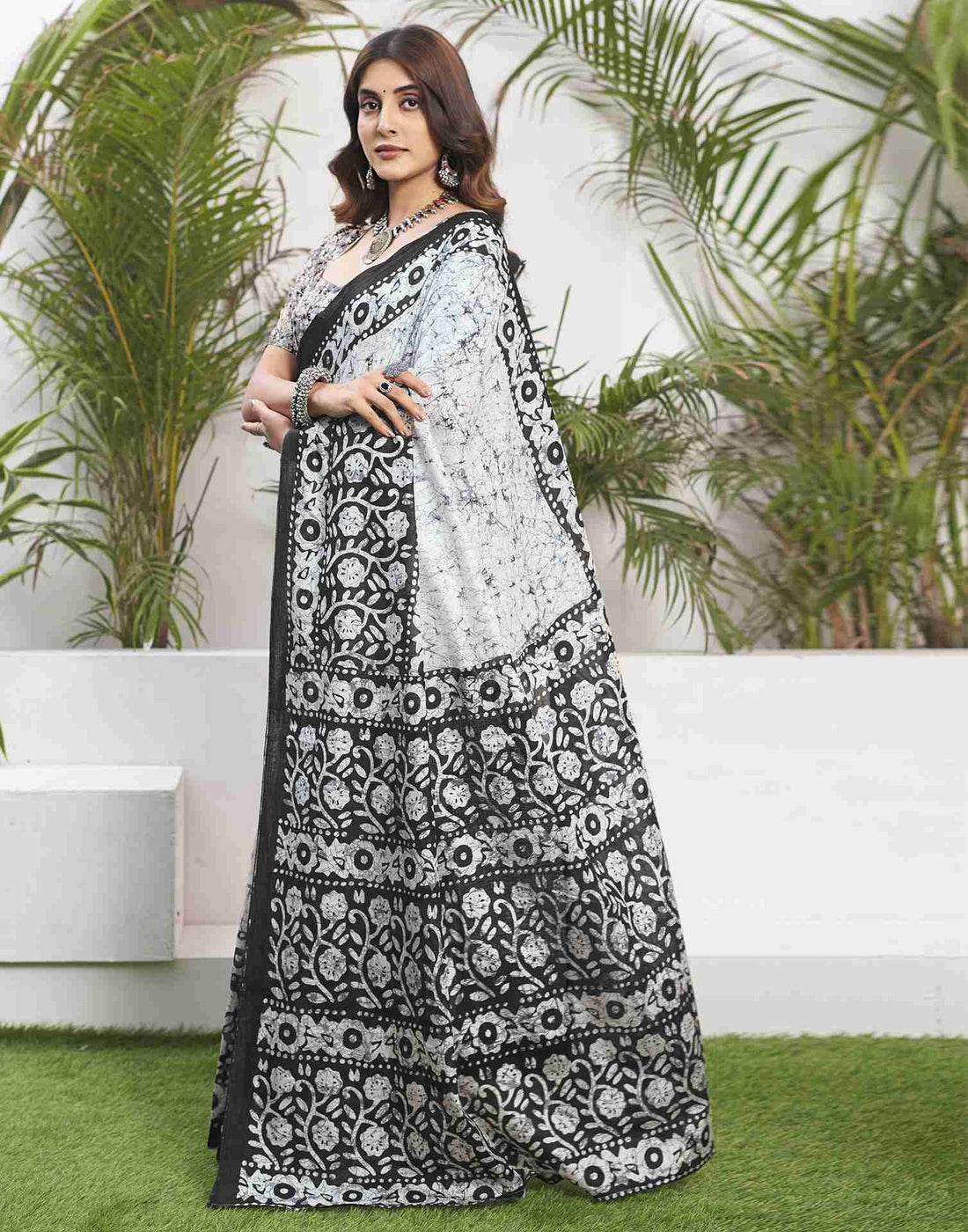 White Cotton Printed Saree