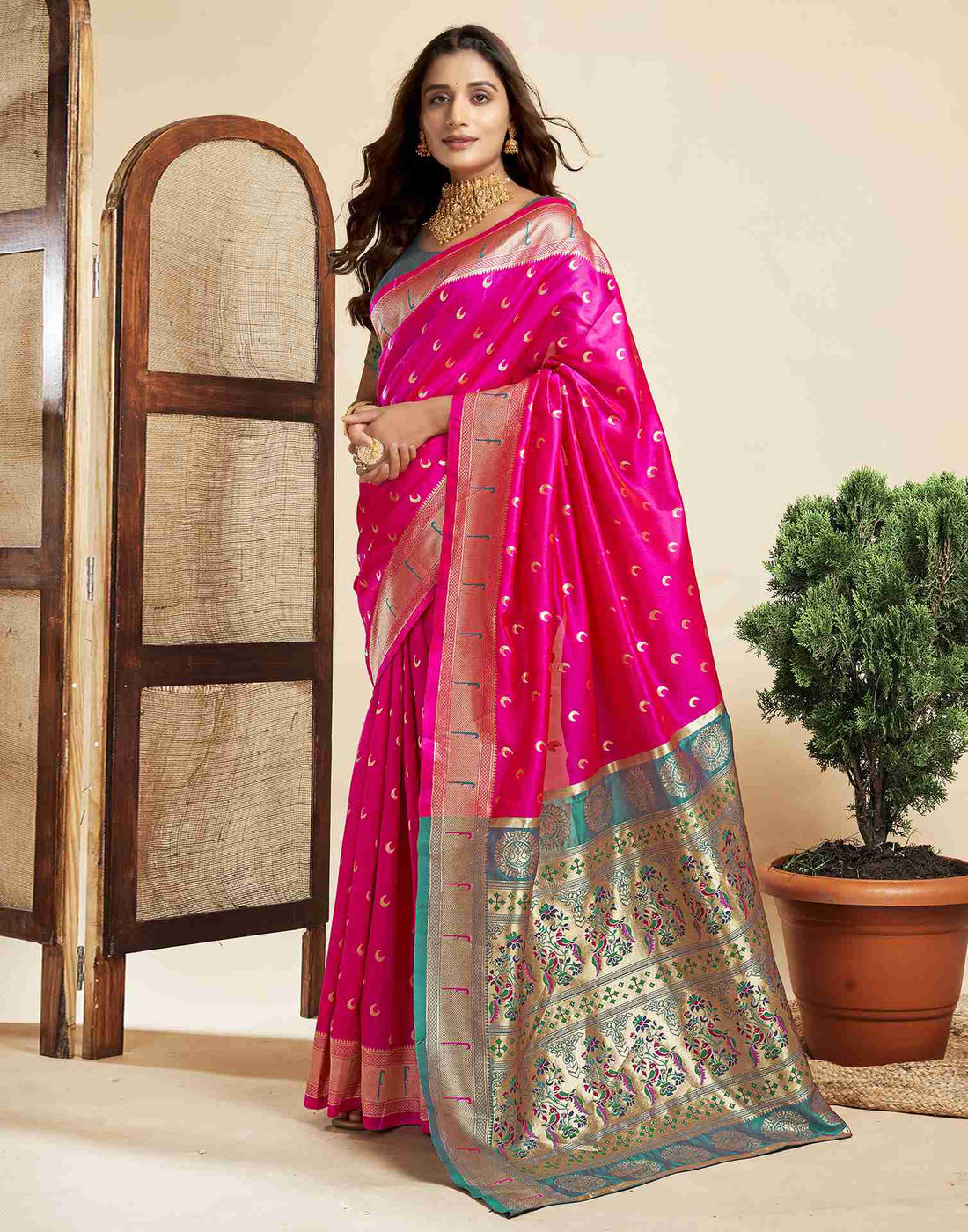 Magenta Silk Woven Paithani Saree