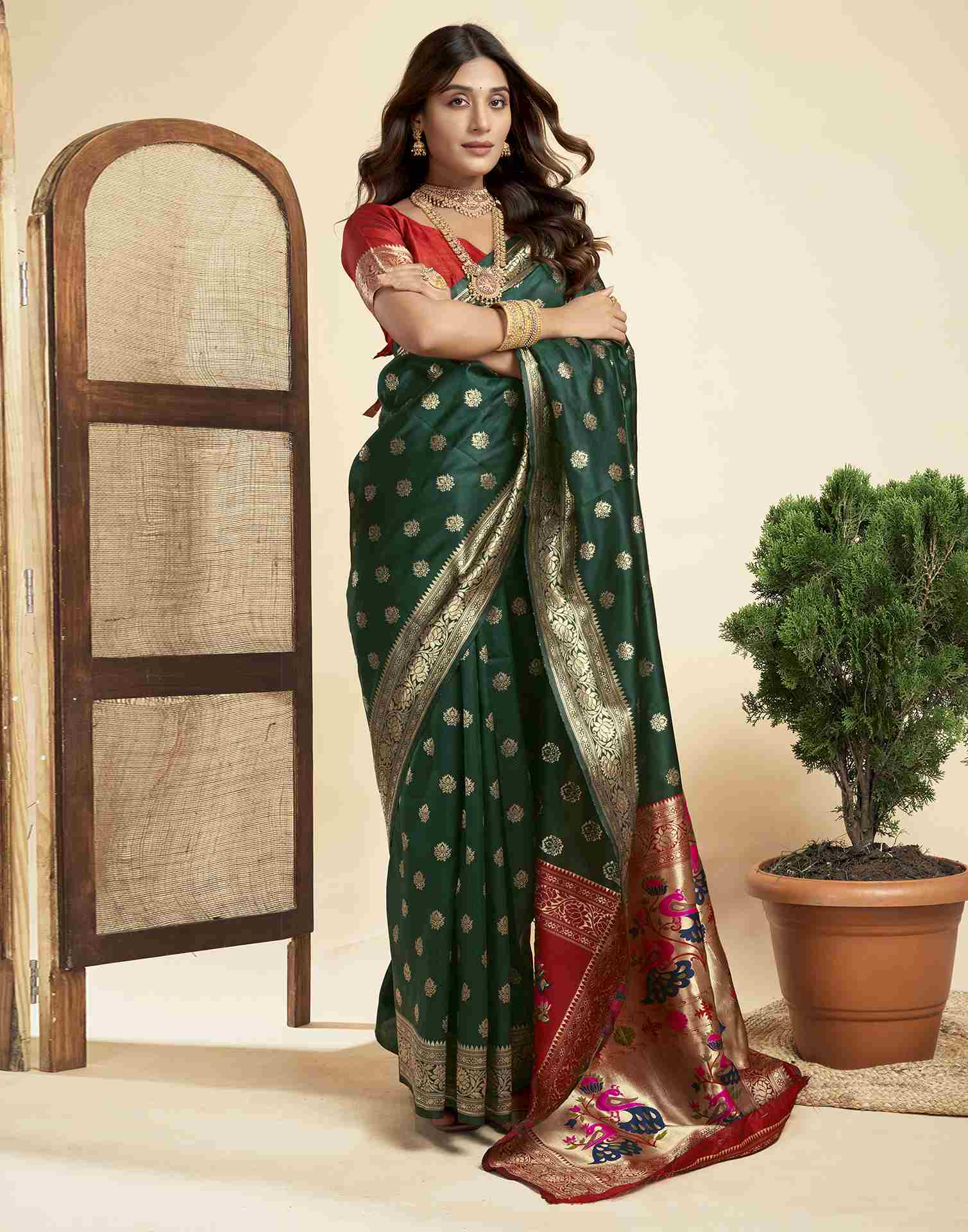 Dark Green Silk Woven Paithani Saree