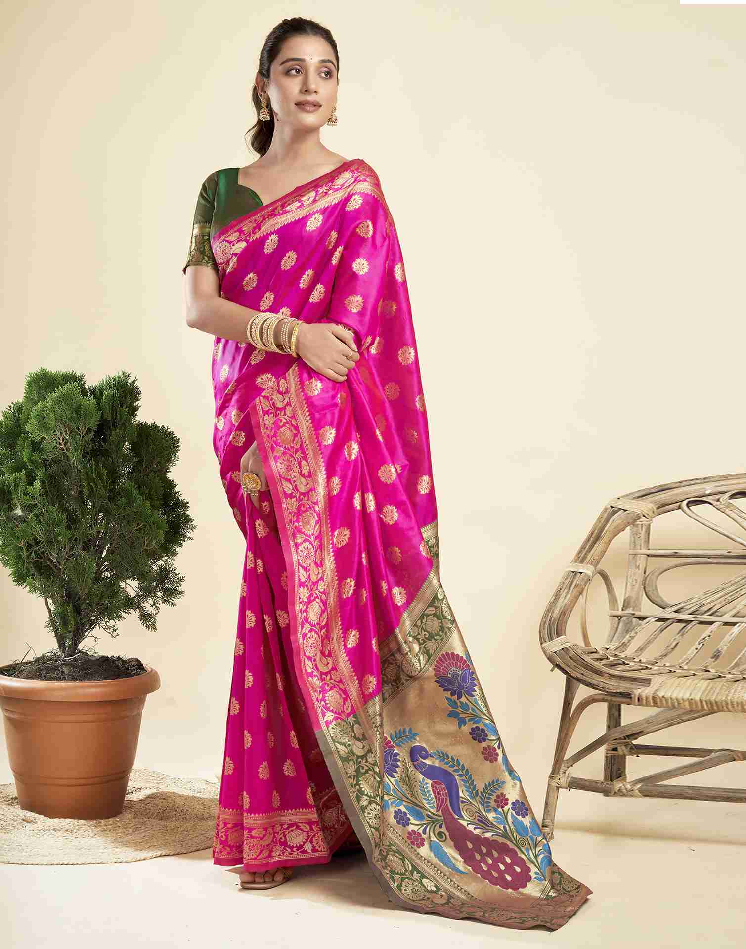 Magenta Silk Woven Paithani Saree