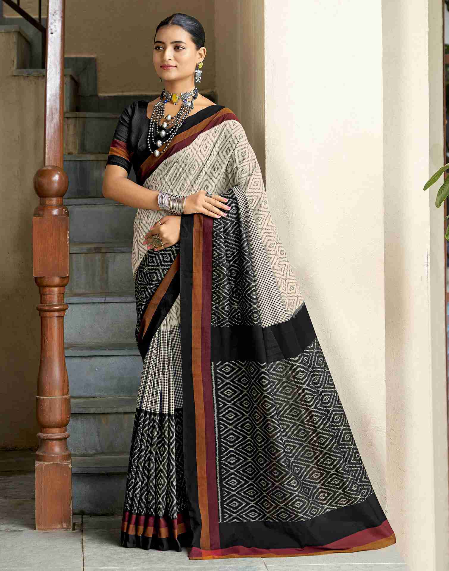 Cream Cotton Geometric Printed Saree