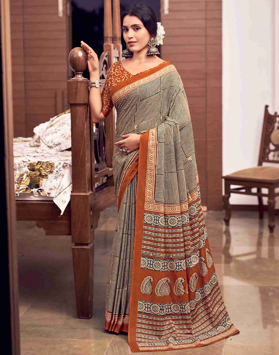 Chestnut Brown Cotton Geometric Printed Saree