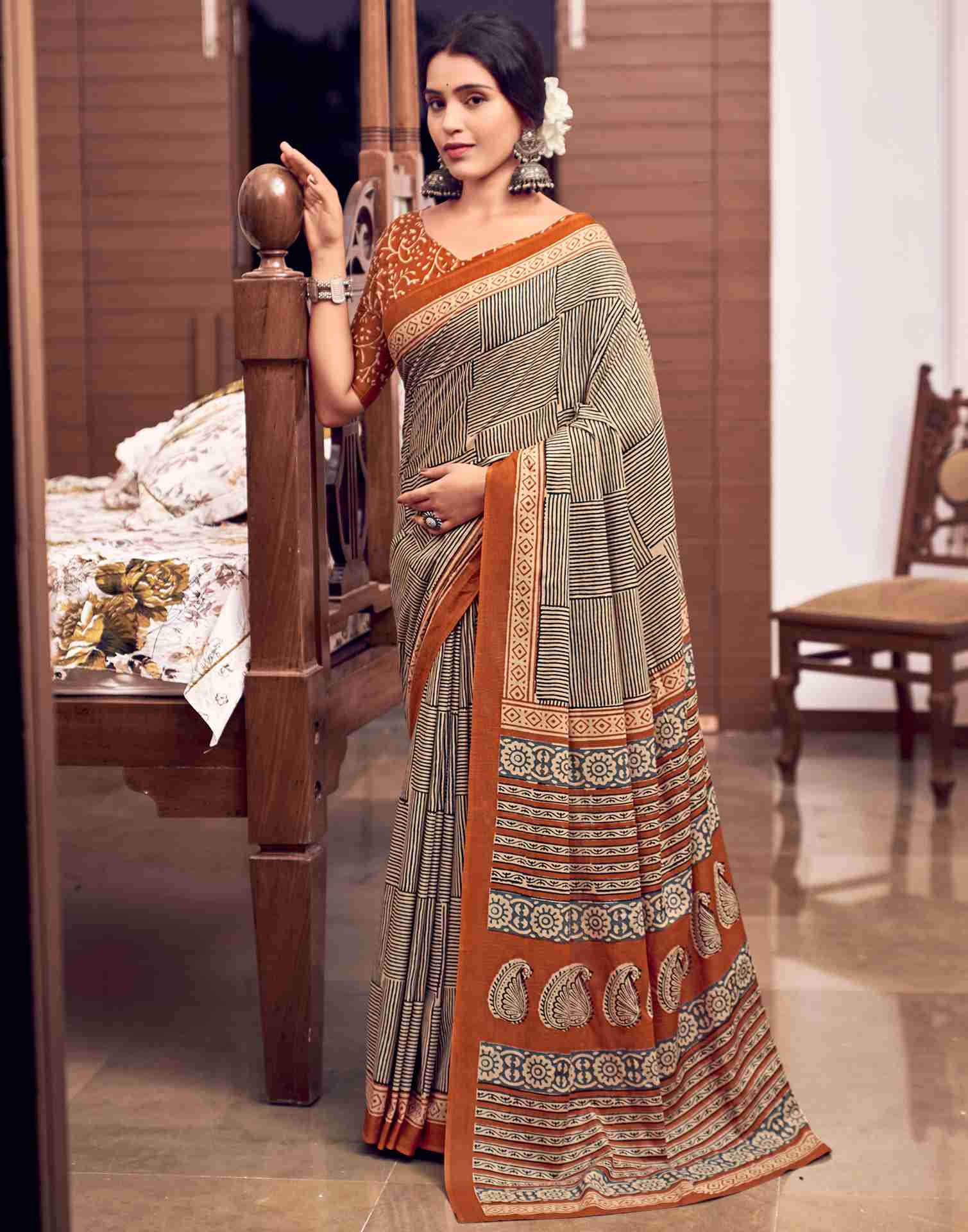 Chestnut Brown Cotton Geometric Printed Saree