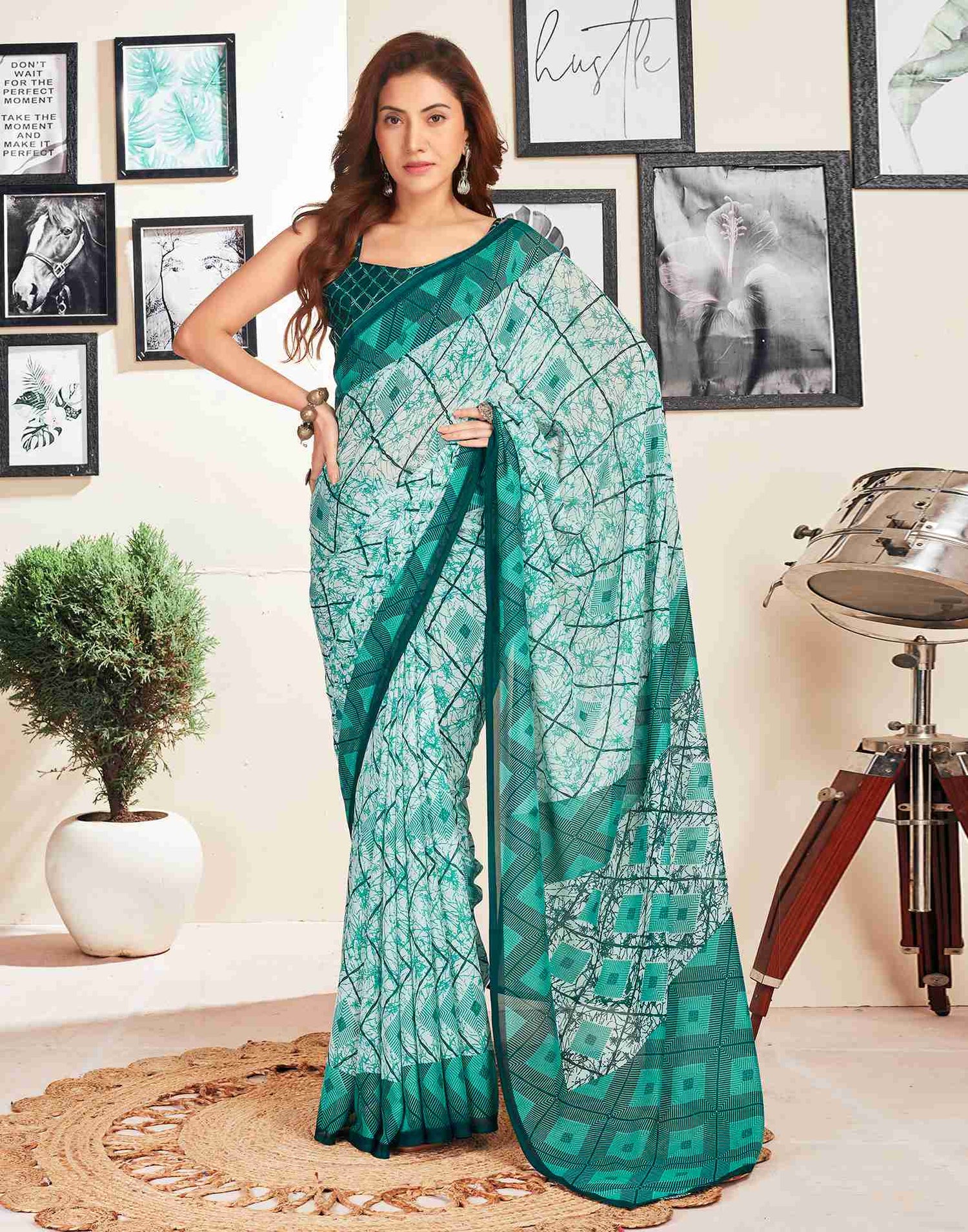 White Georgette Geometric Printed Saree