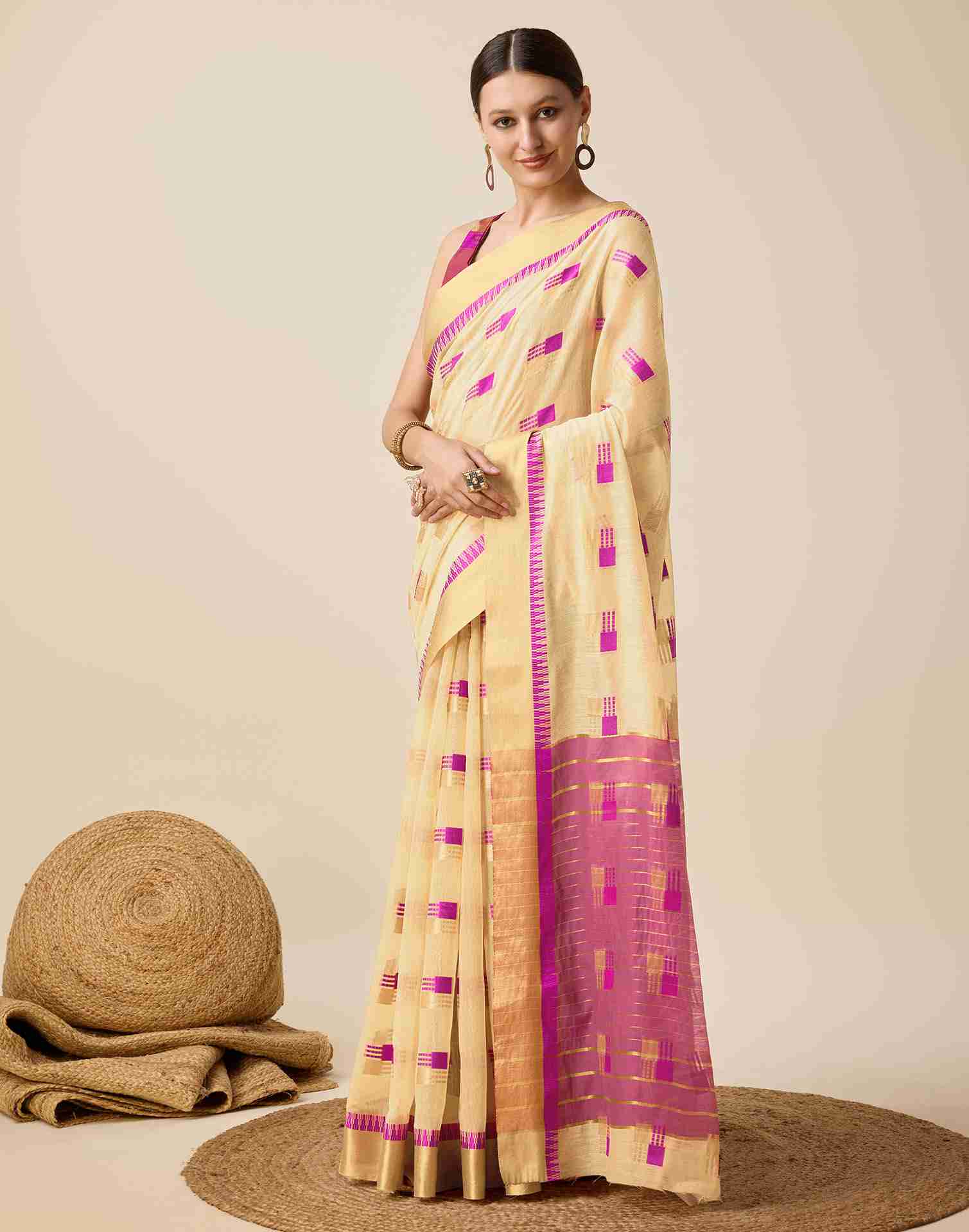 Dark Cream Cotton Woven Weaving Saree