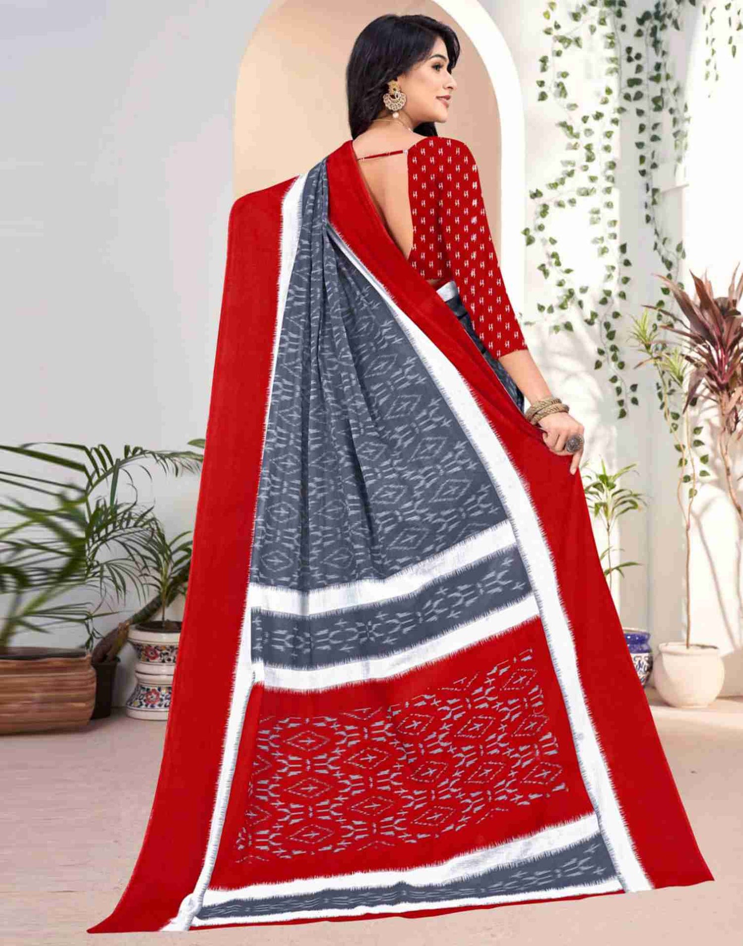 Grey Cotton Geometric Printed Saree