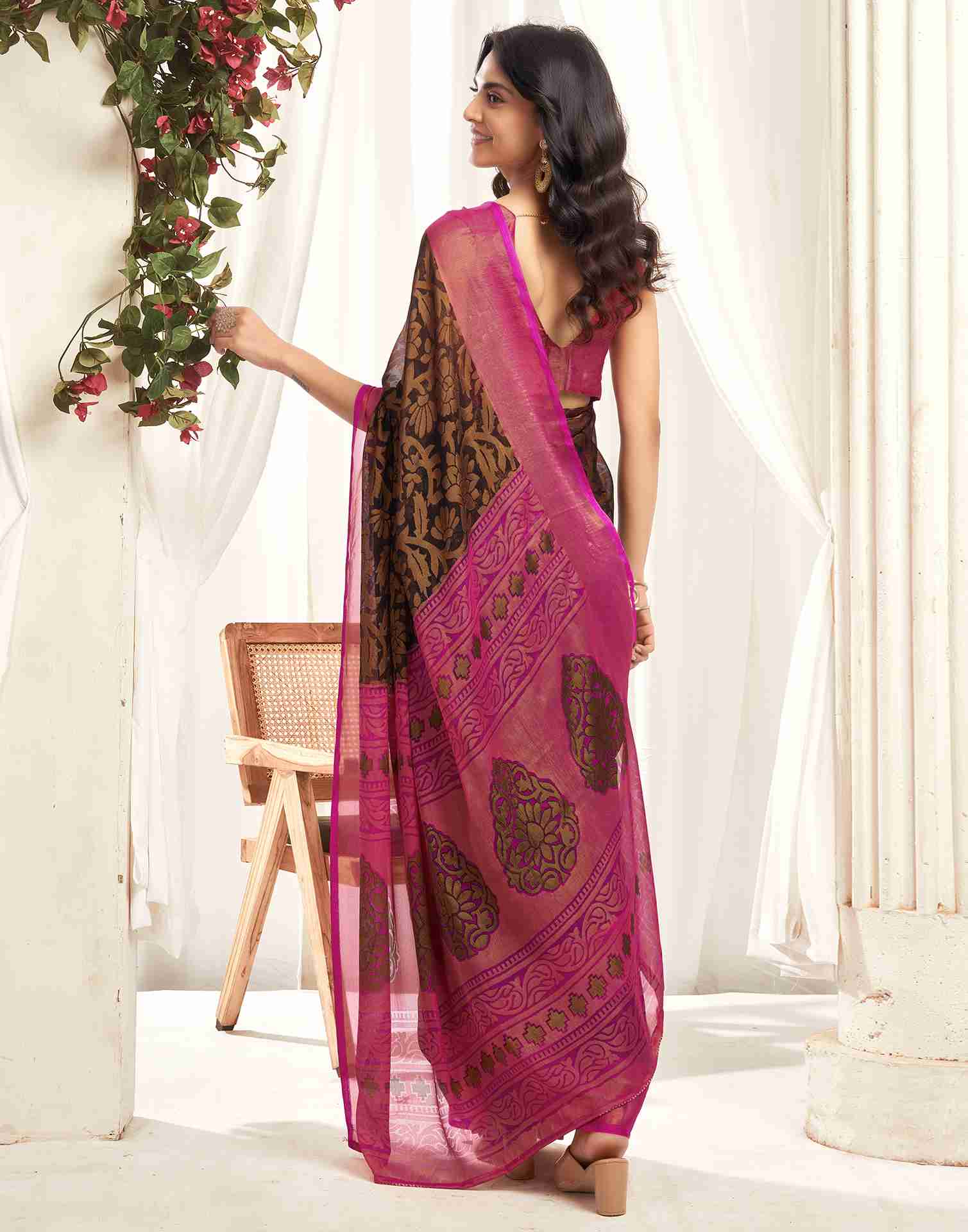 Magenta Chiffon Woven Printed Saree