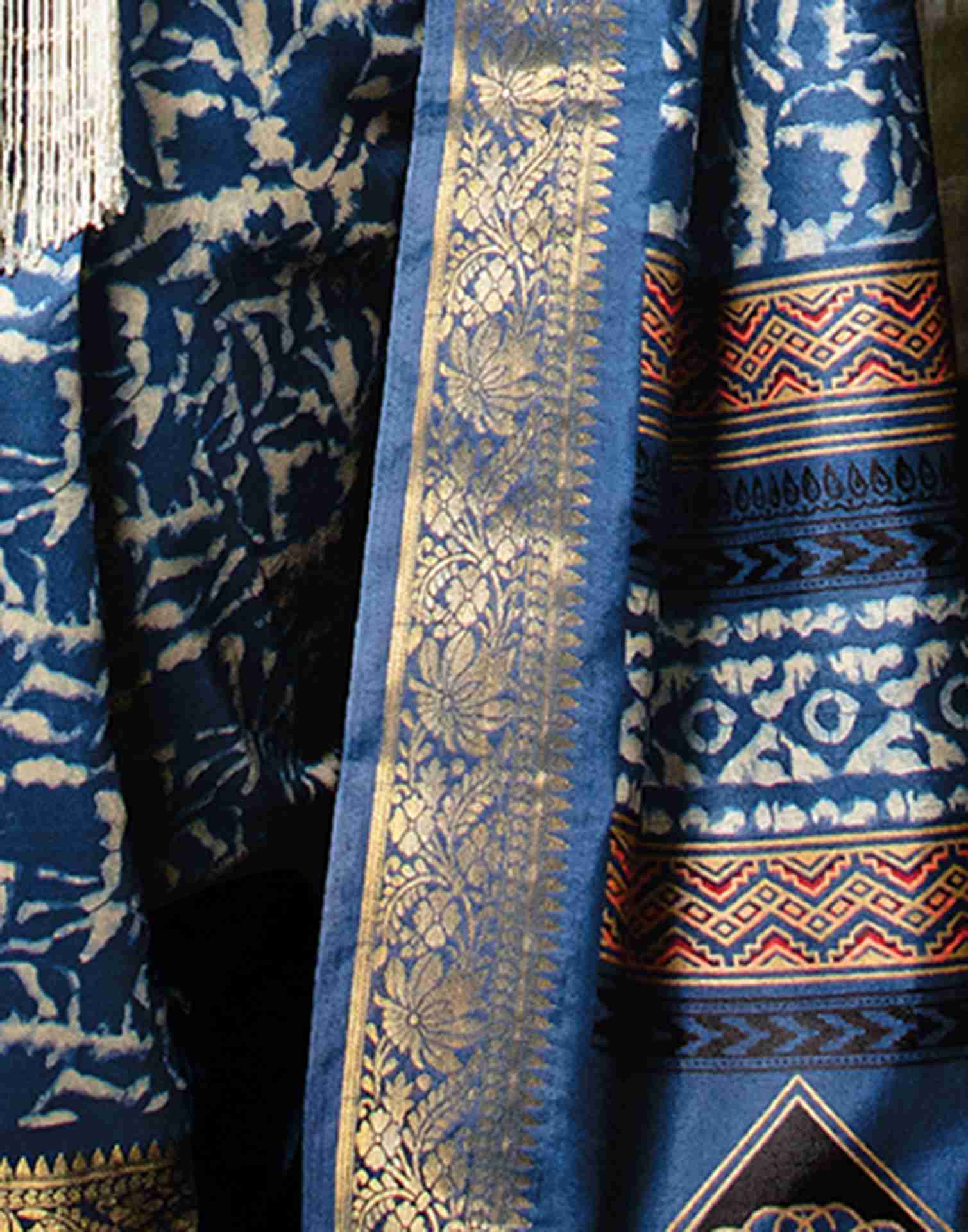 Dark Blue Cotton Woven Printed Saree