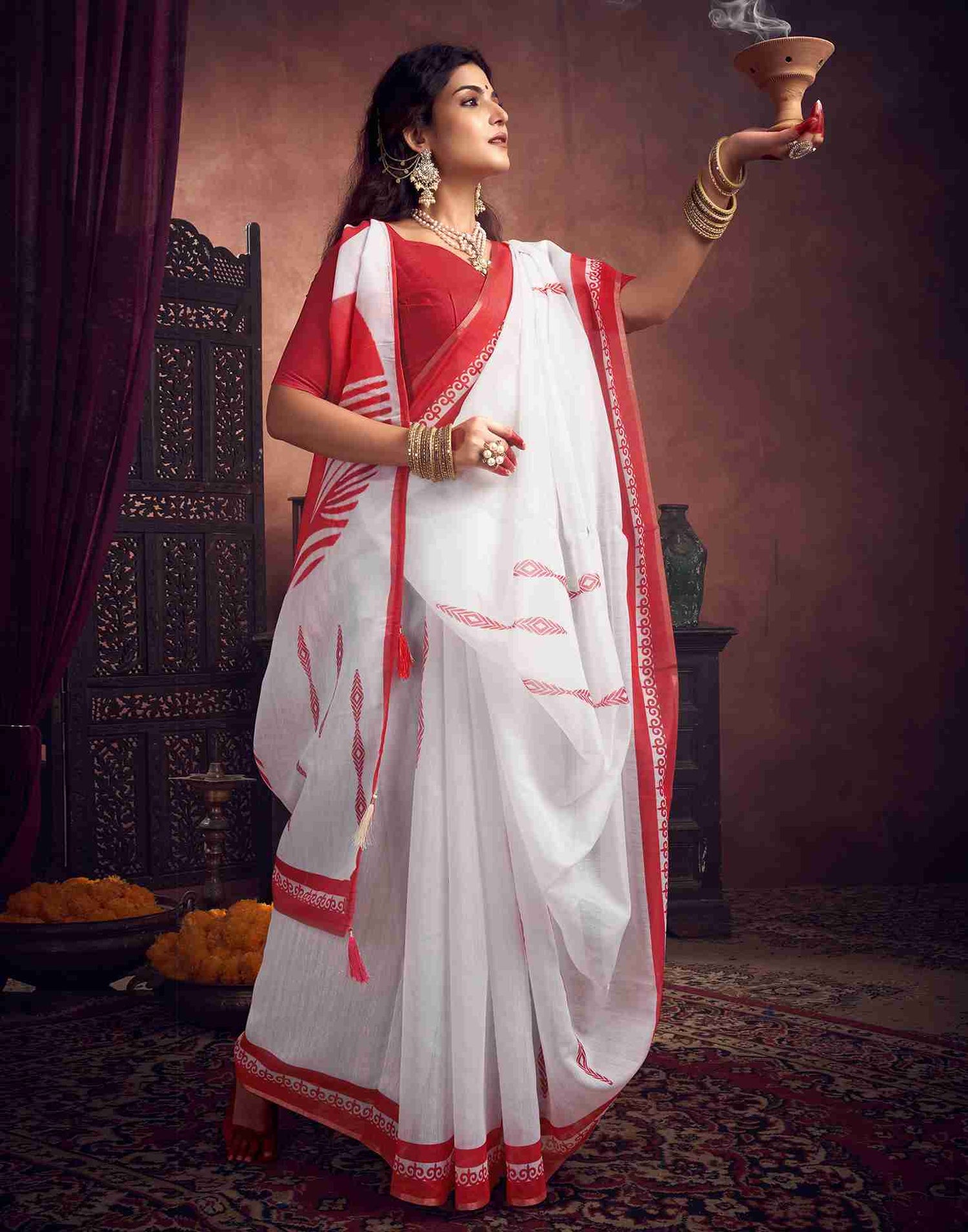 White Cotton Printed Saree