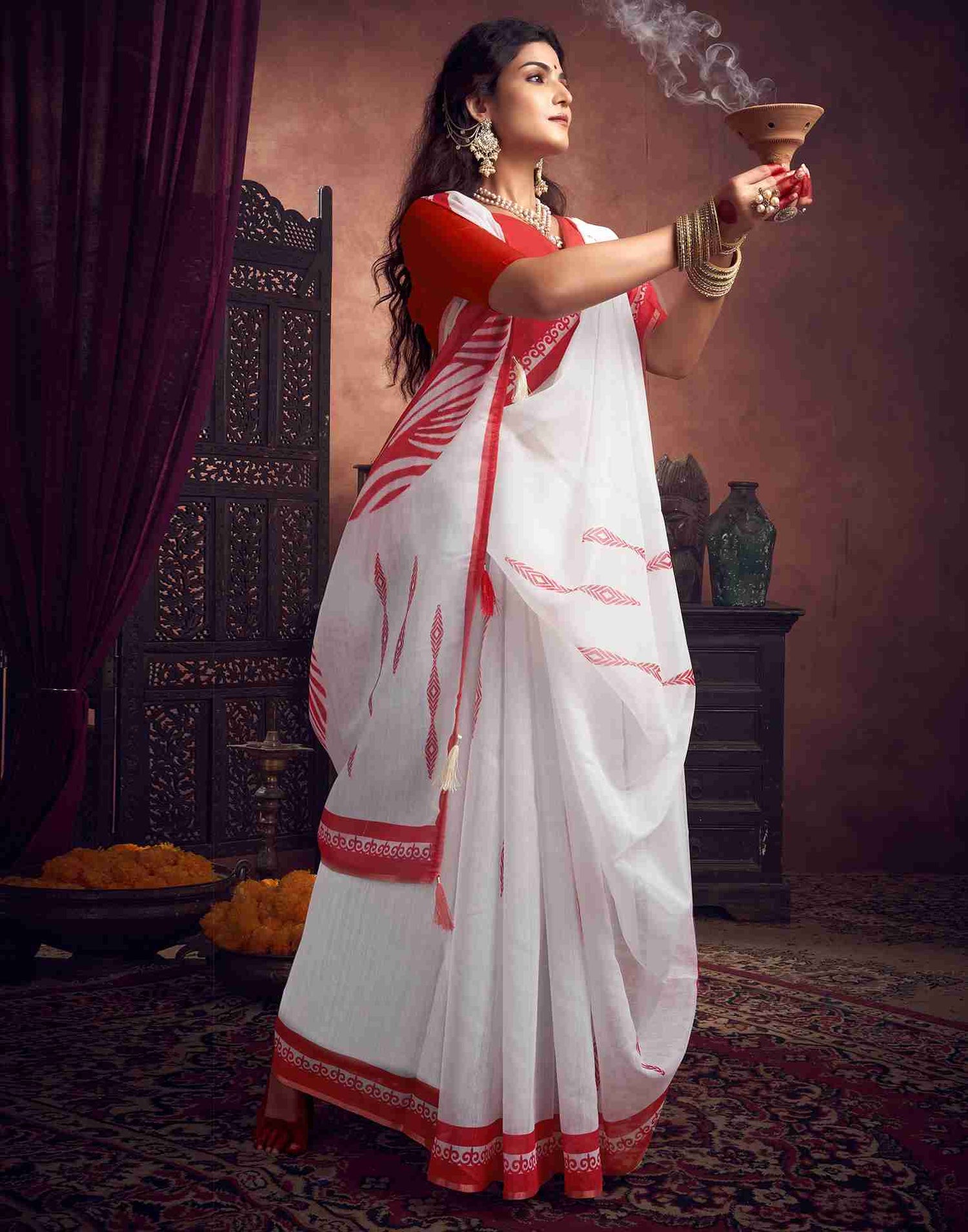 White Cotton Printed Saree