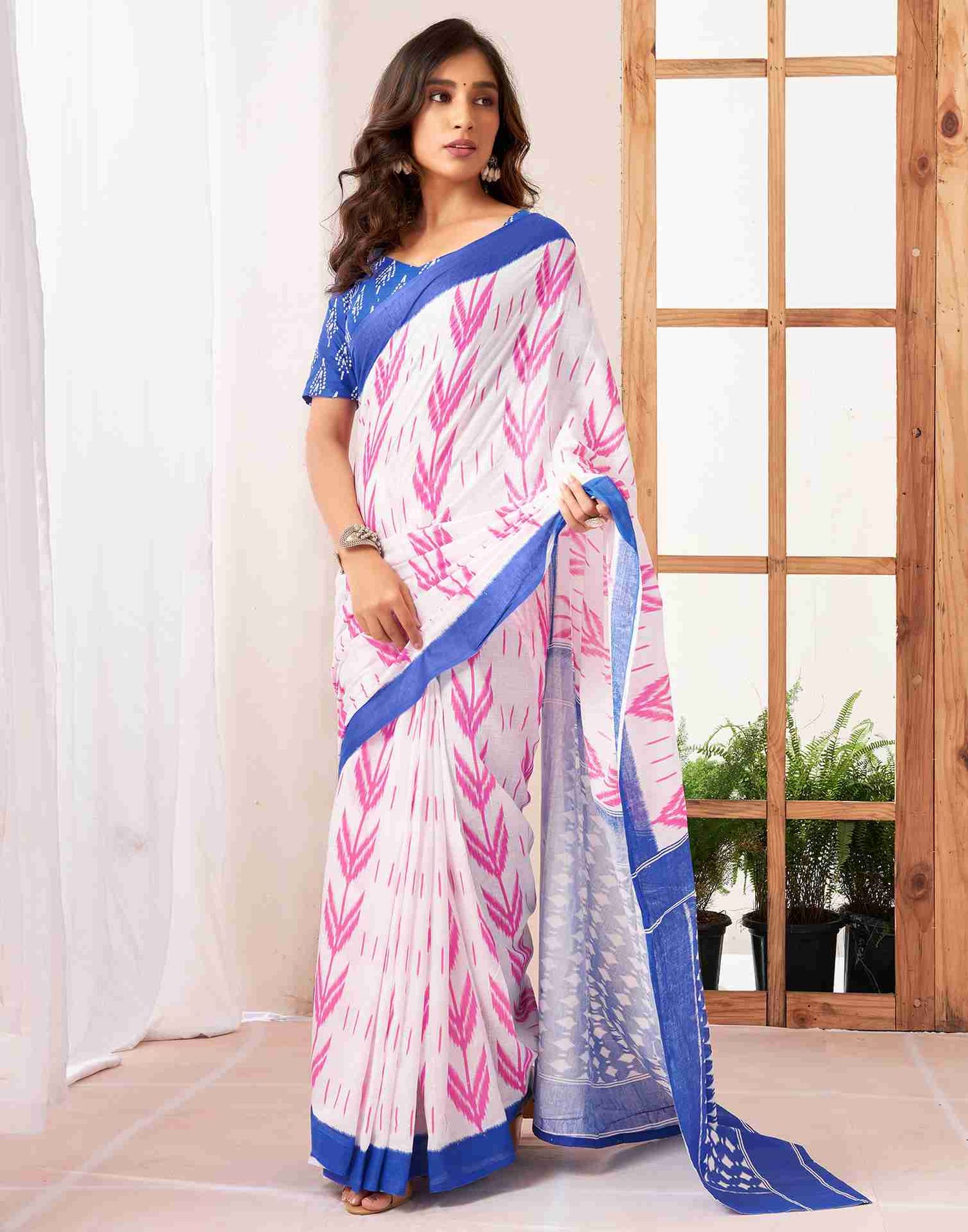 White Cotton Printed Saree