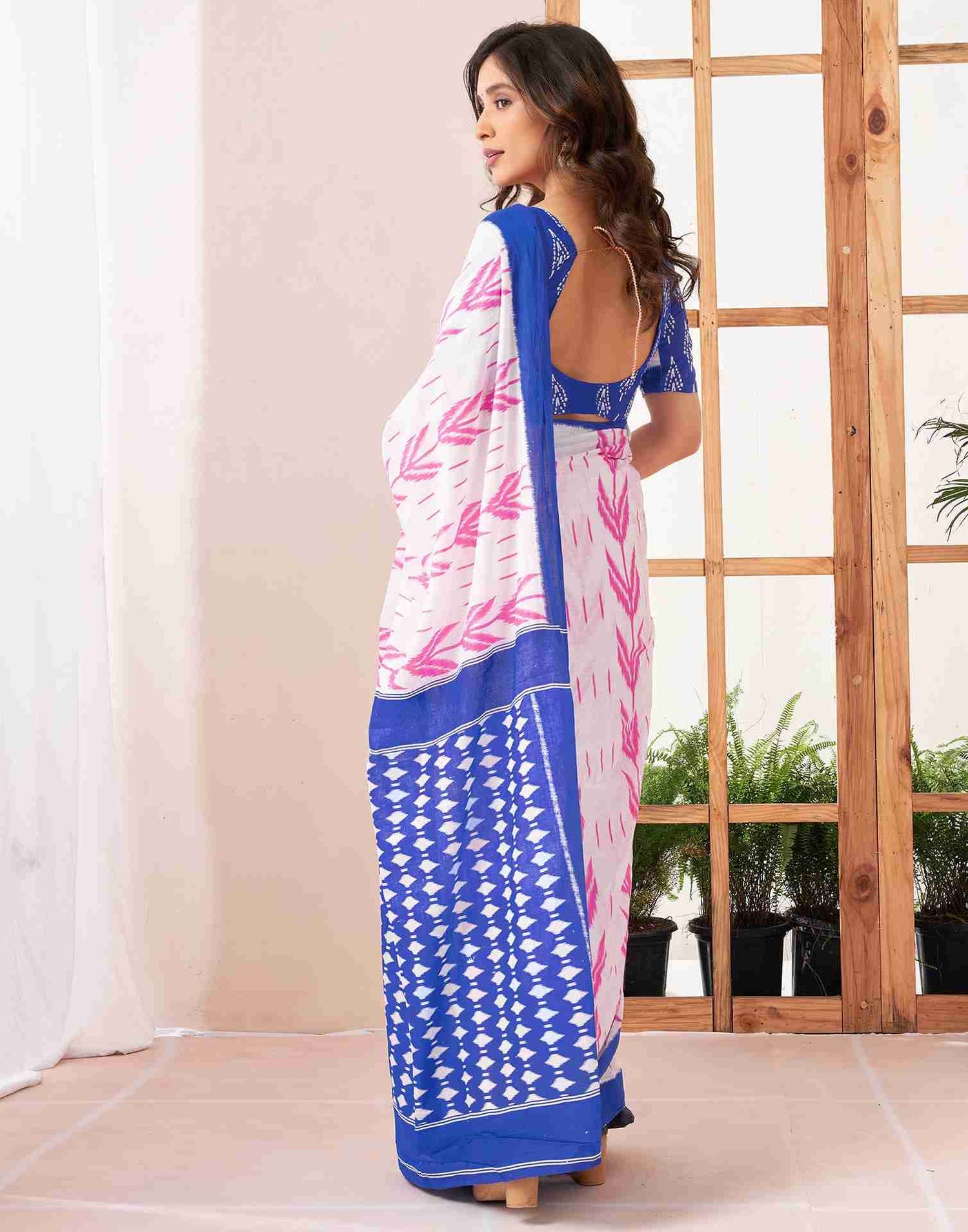 White Cotton Printed Saree