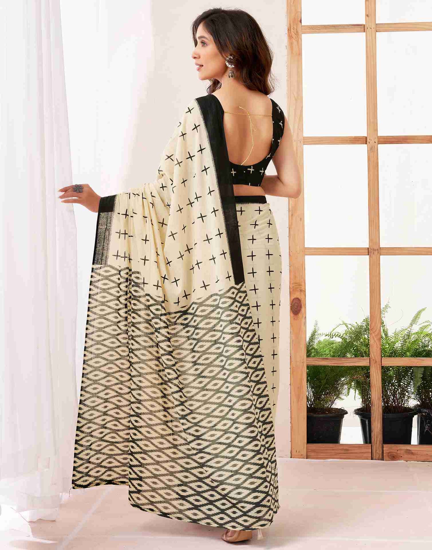 Cream Cotton Printed Saree