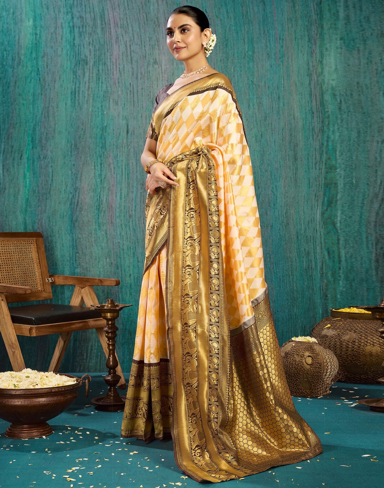 Beige Silk Blend Woven Kanjivaram Saree