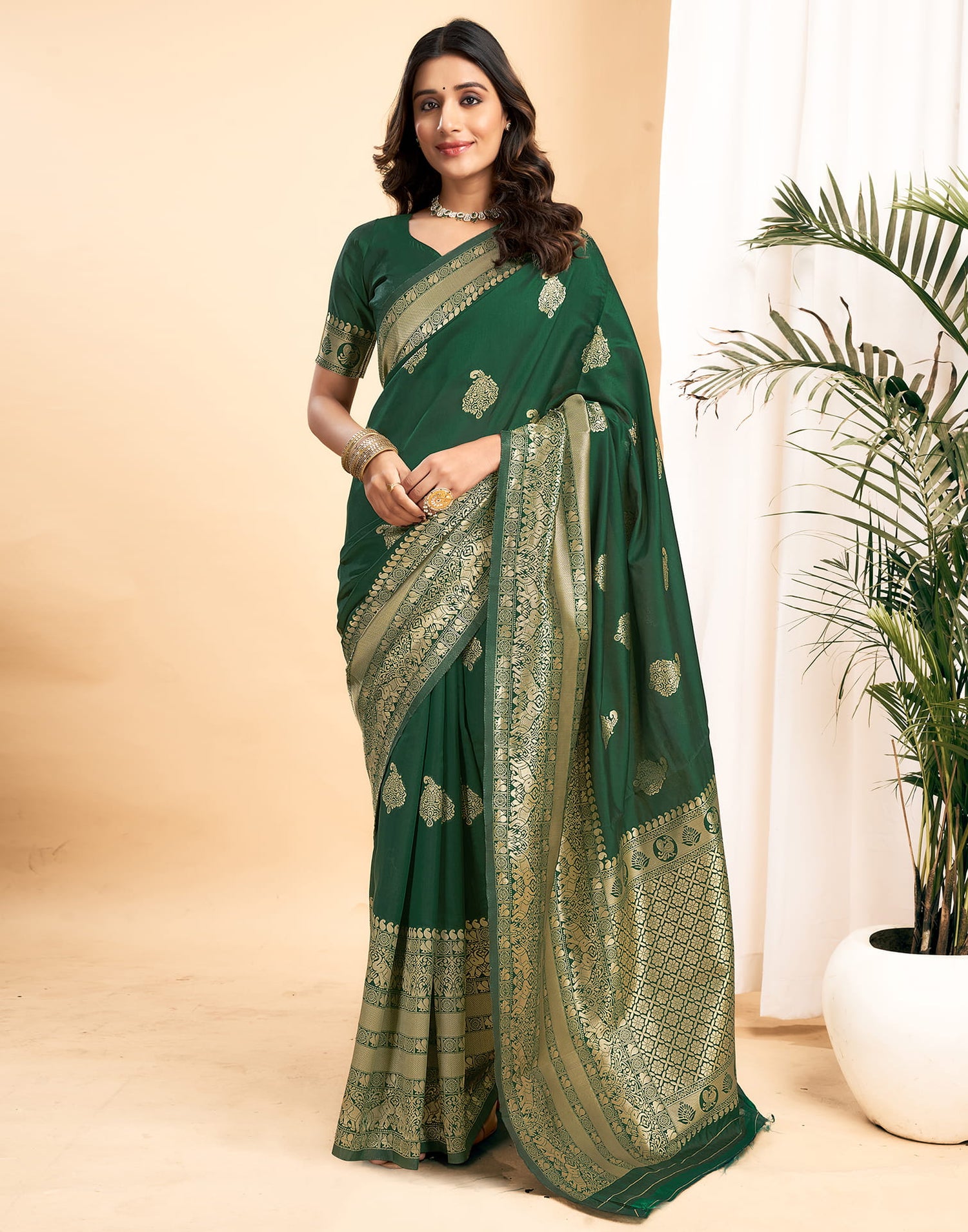 Green Silk Blend Woven Kanjivaram Saree