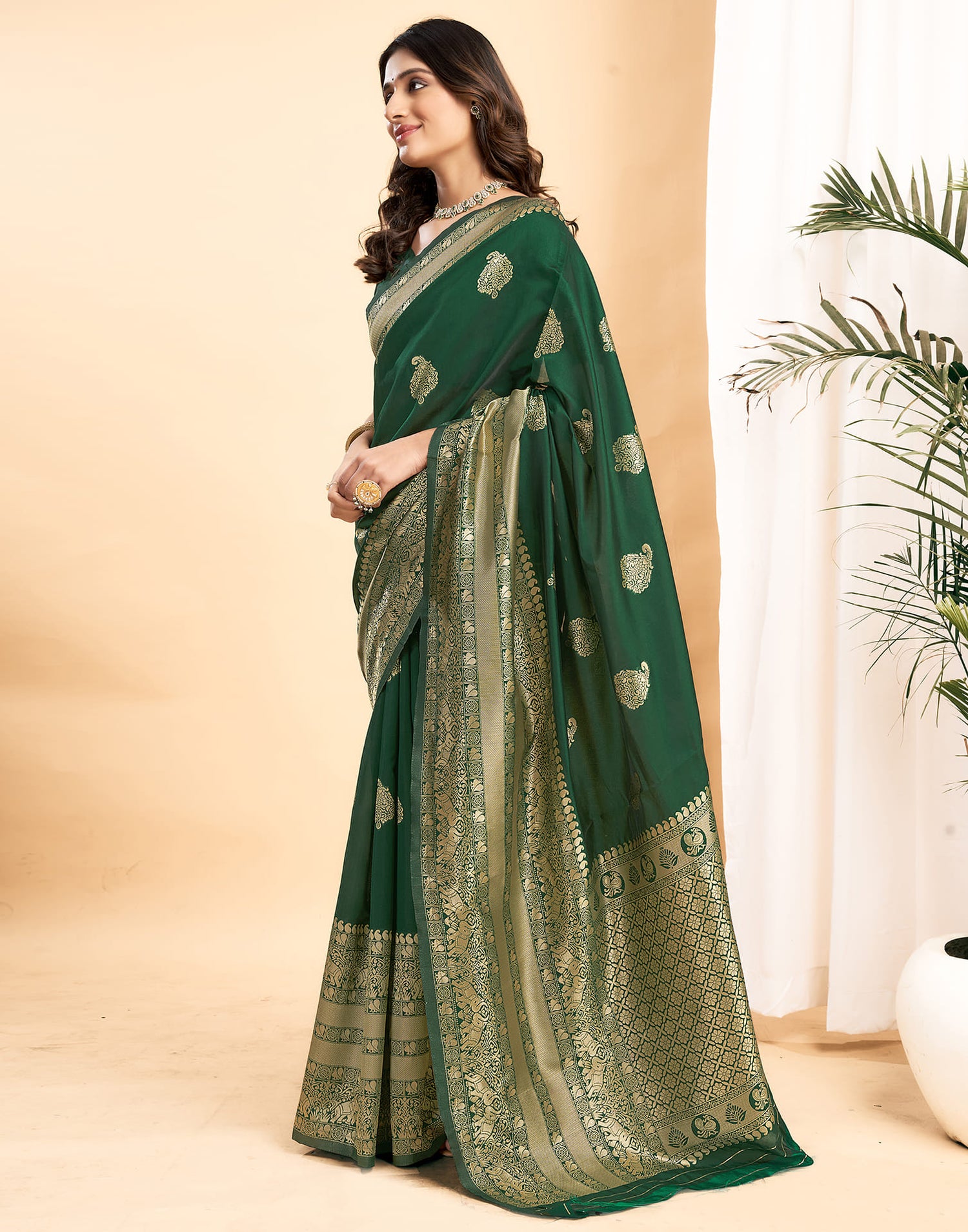 Green Silk Blend Woven Kanjivaram Saree