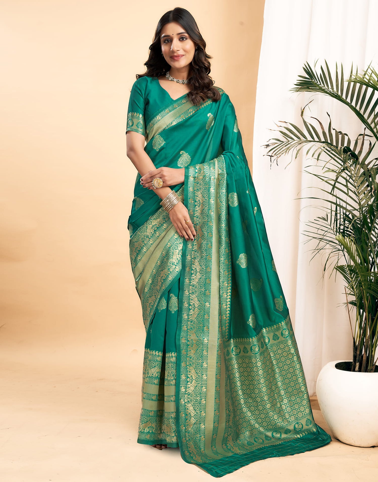 Green Silk Blend Woven Kanjivaram Saree