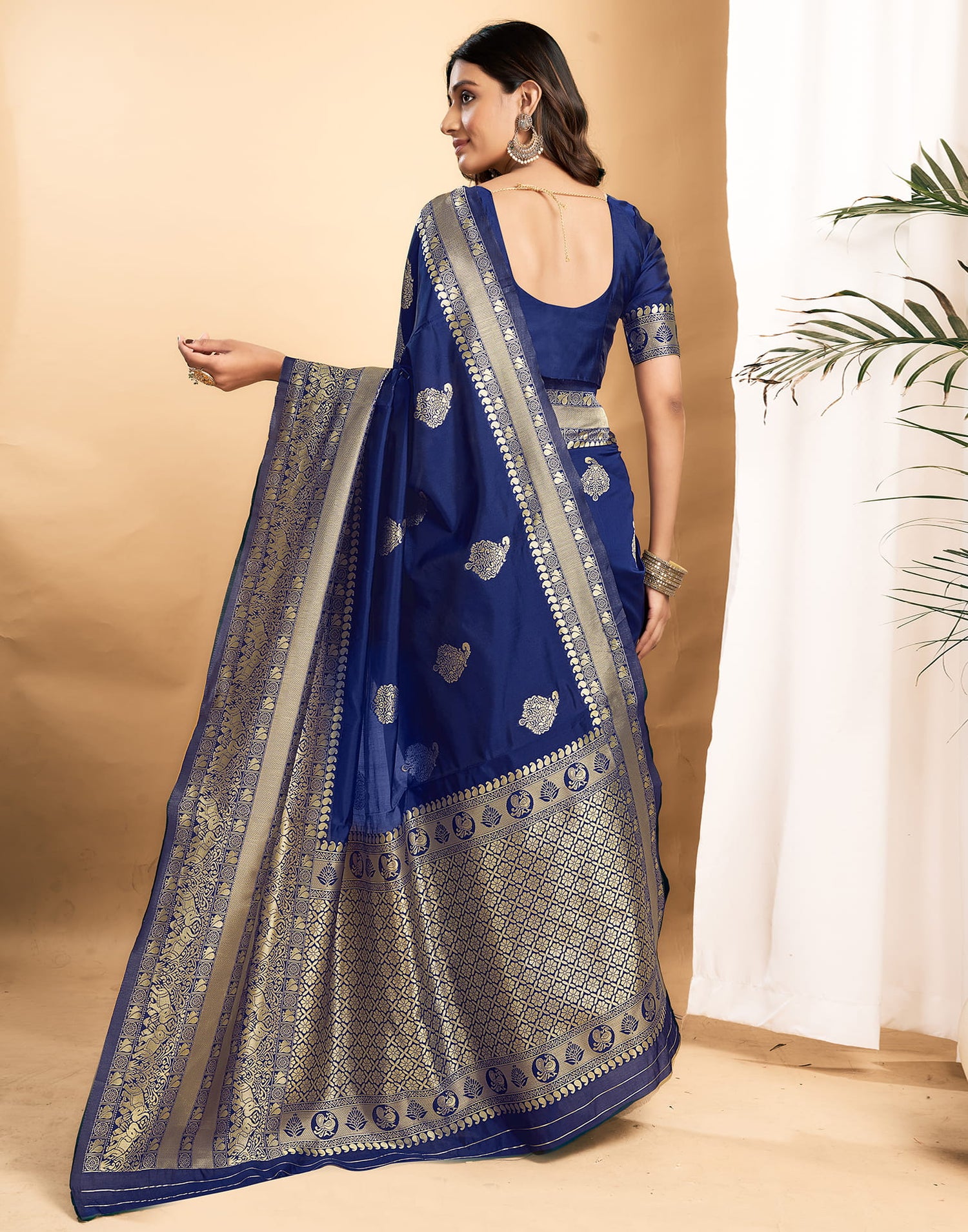 Blue Silk Blend Woven Kanjivaram Saree