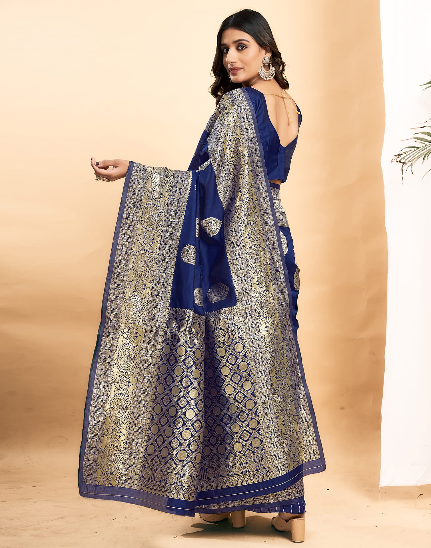 Blue Silk Blend Woven Kanjivaram Saree