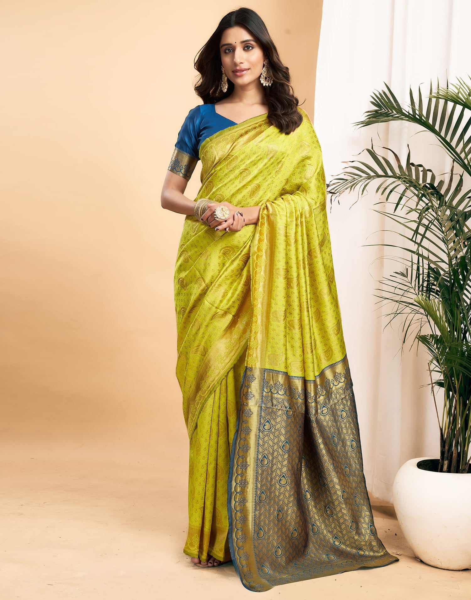 Green Silk Blend Woven Banarasi Saree