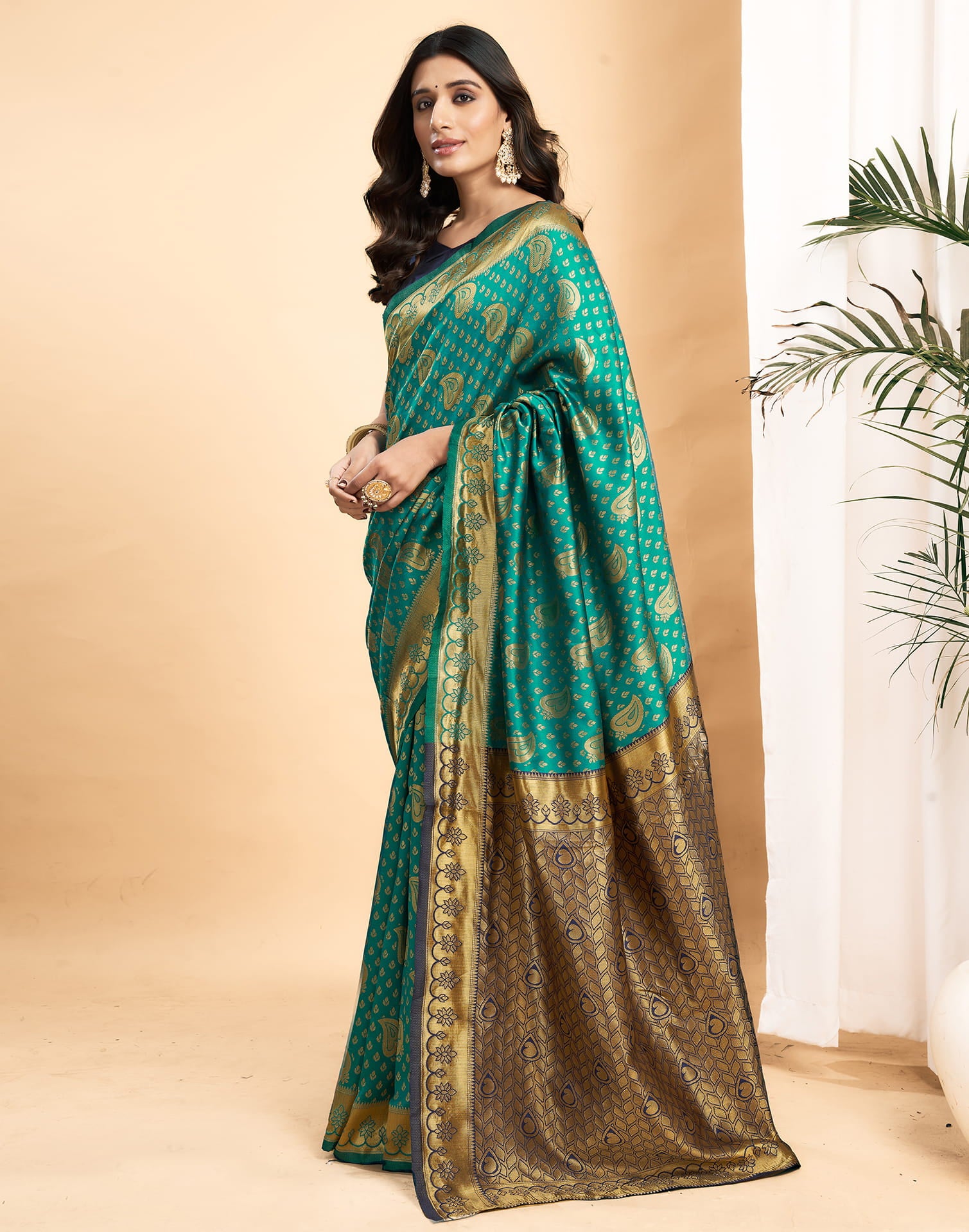 Green Silk Blend Woven Banarasi Saree