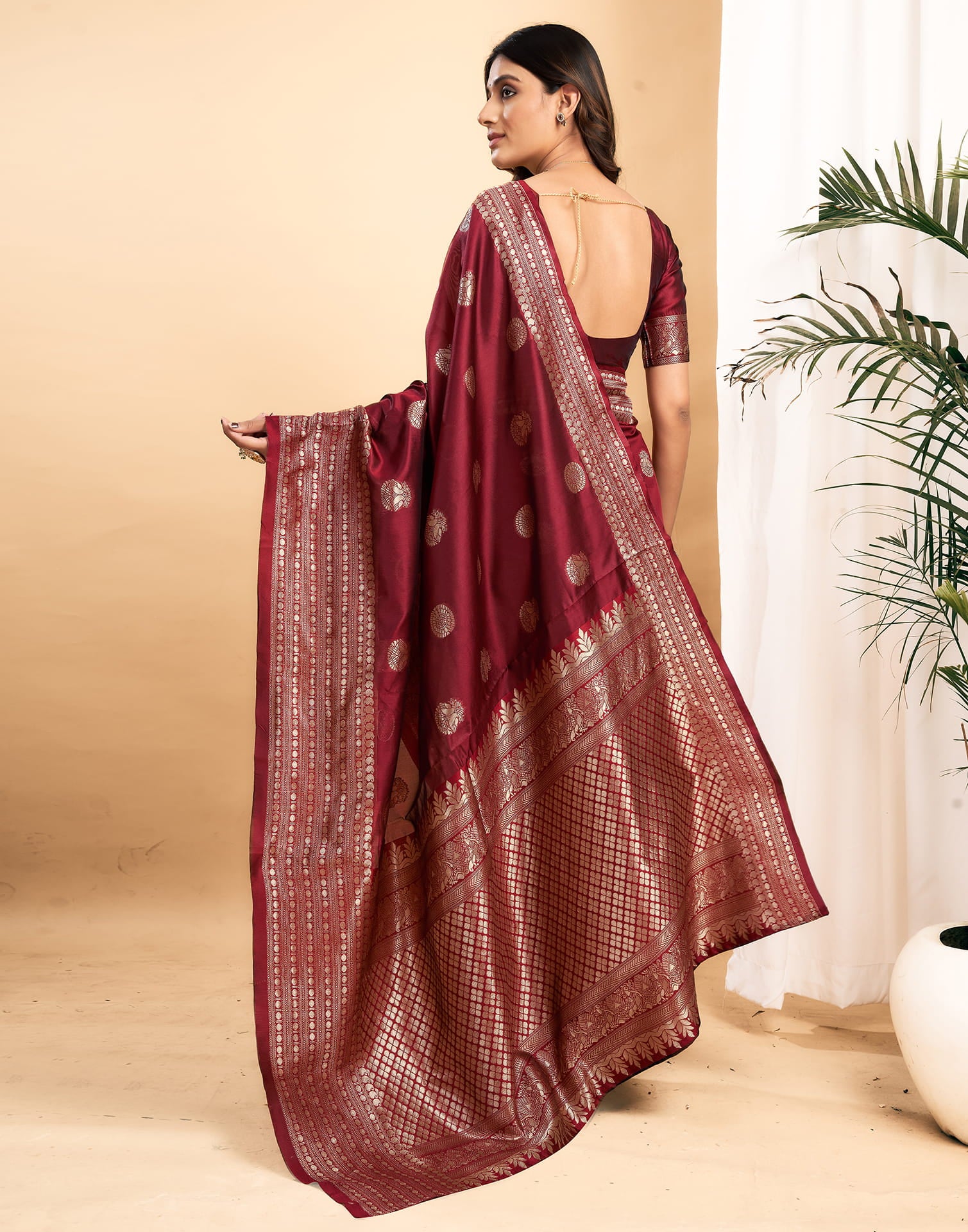 Maroon Silk Blend Woven Kanjivaram Saree