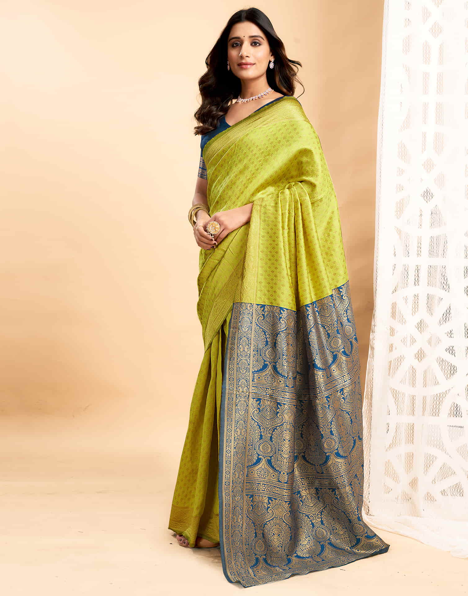 Green Silk Blend Woven Banarasi Saree