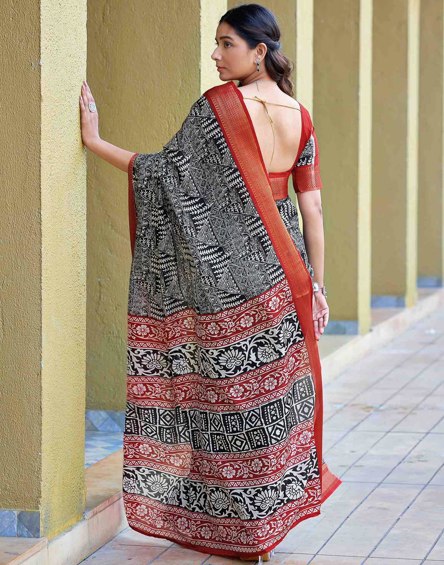 Black Printed Cotton Blend Saree