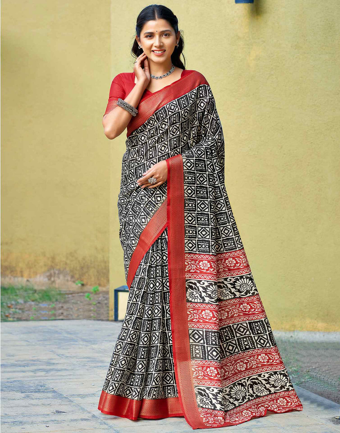 Black Printed Cotton Blend Saree