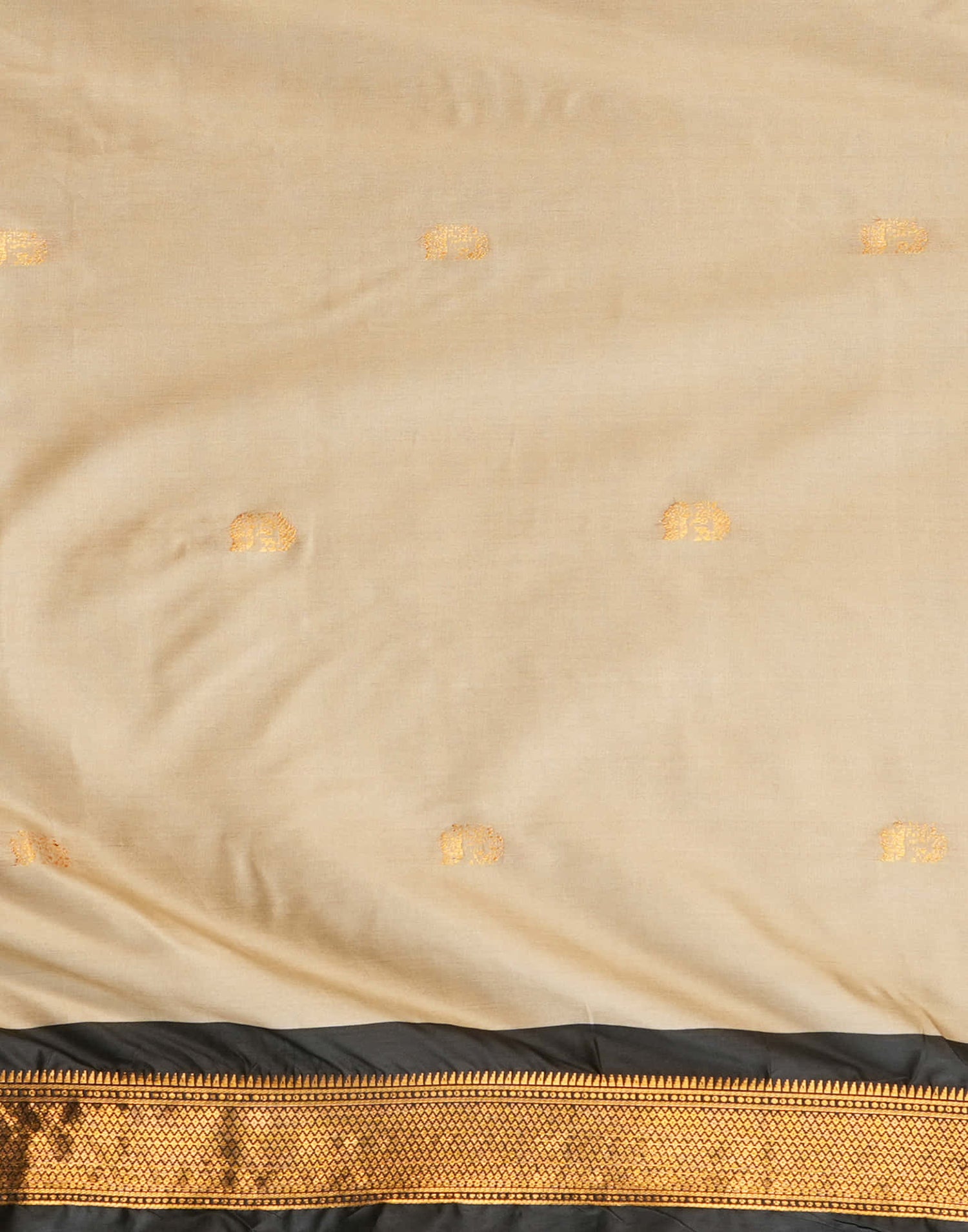 Beige Silk Weaving Kanjivaram Saree