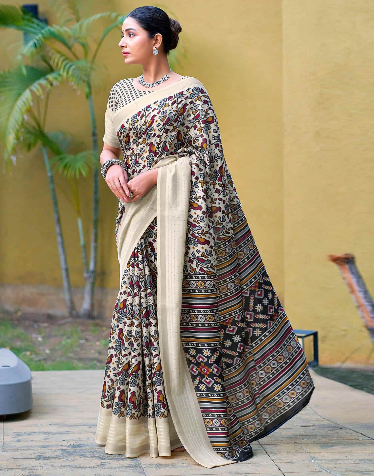 Beige Cotton Printed Saree