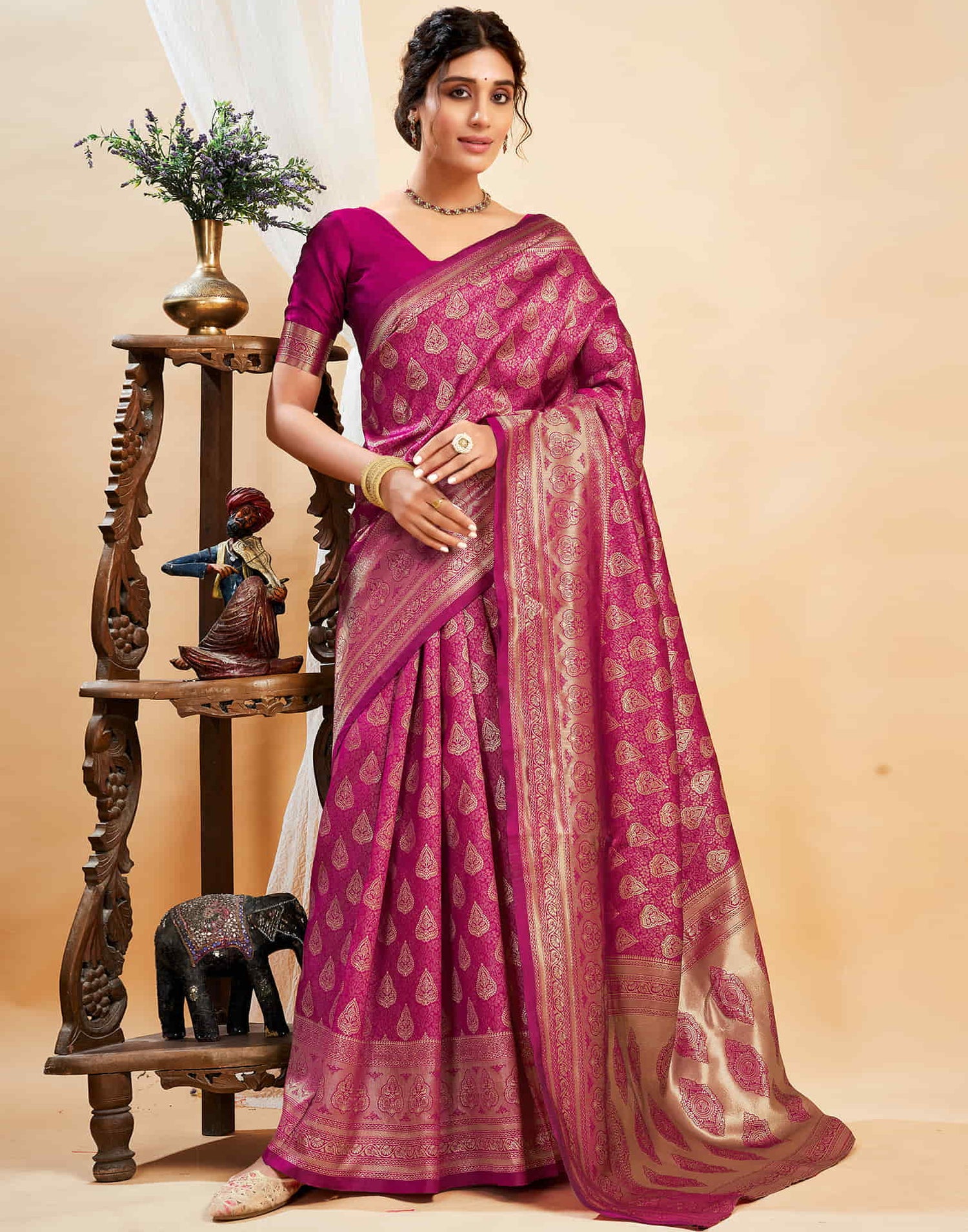 Pink Silk Blend Woven Banarasi Saree