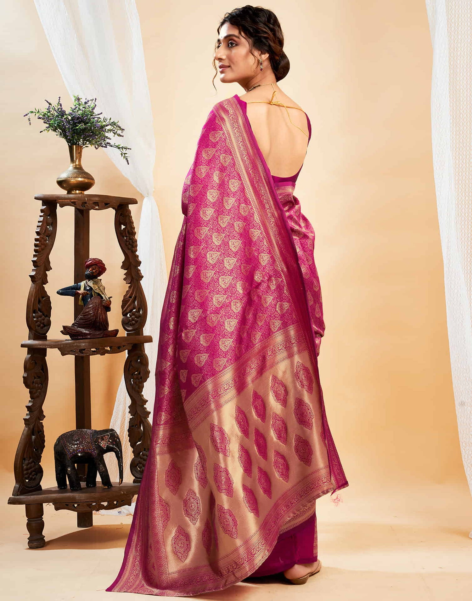 Pink Silk Blend Woven Banarasi Saree