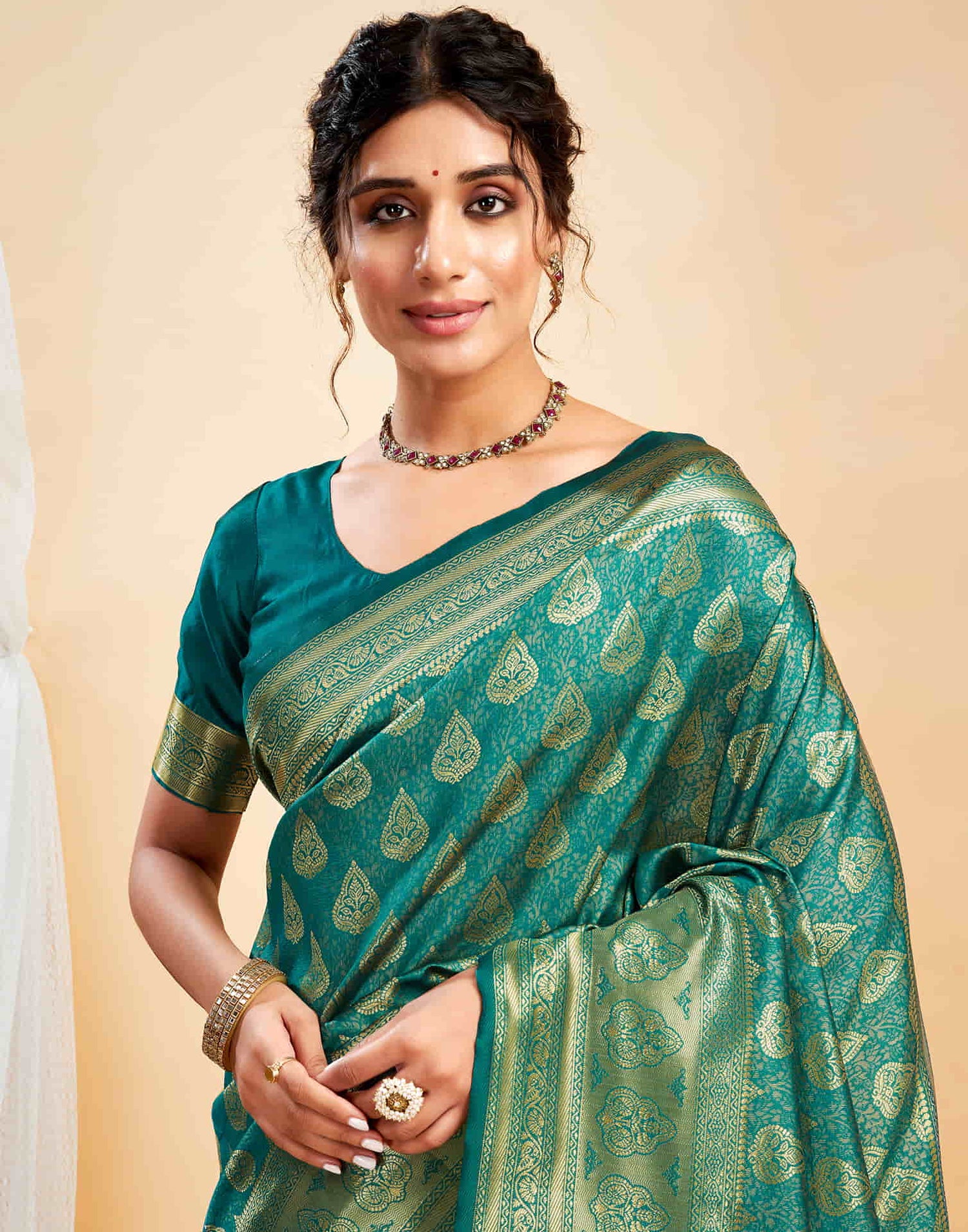 Green Silk Blend Woven Banarasi Saree