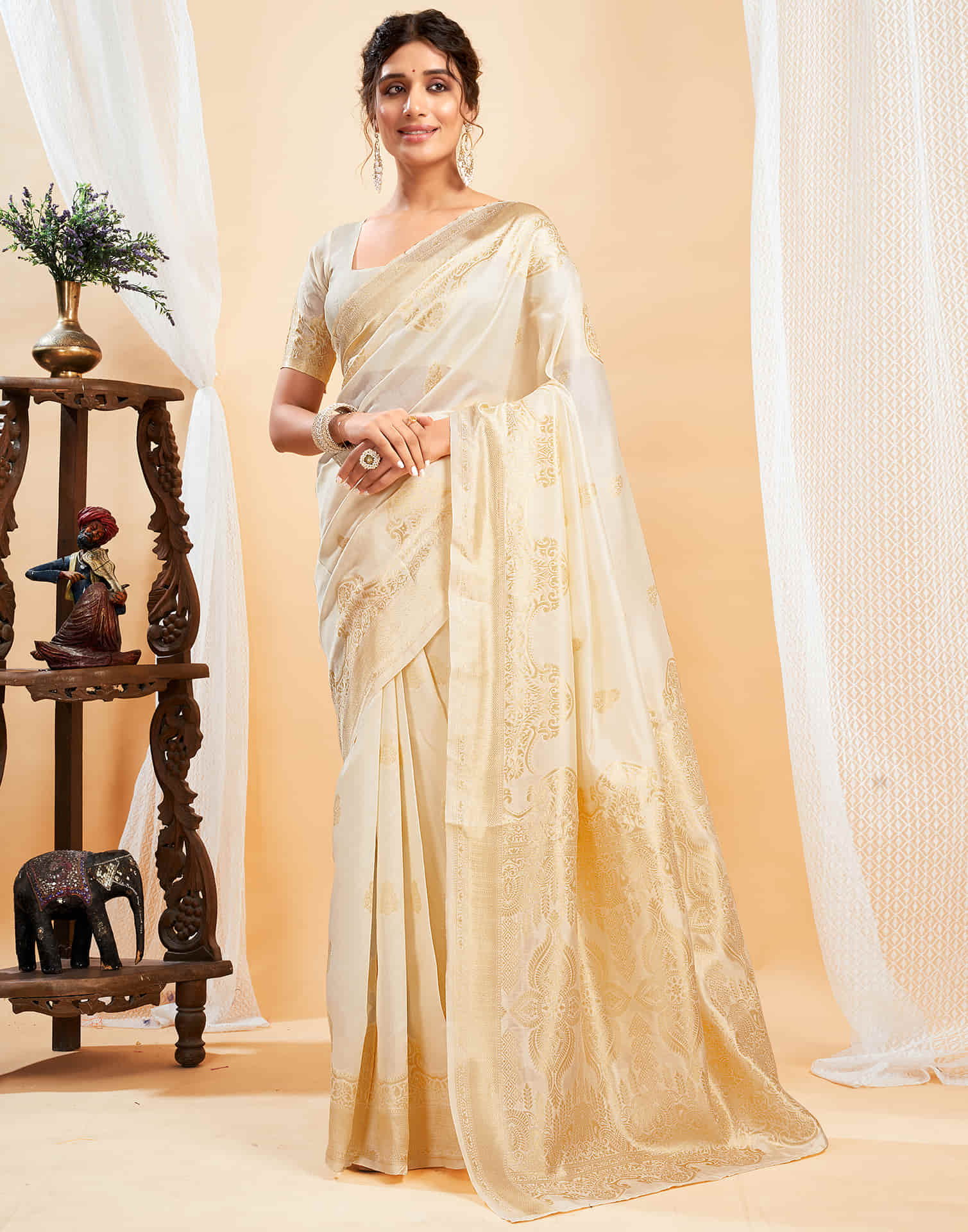 White Silk Blend Woven Kanjivaram Saree