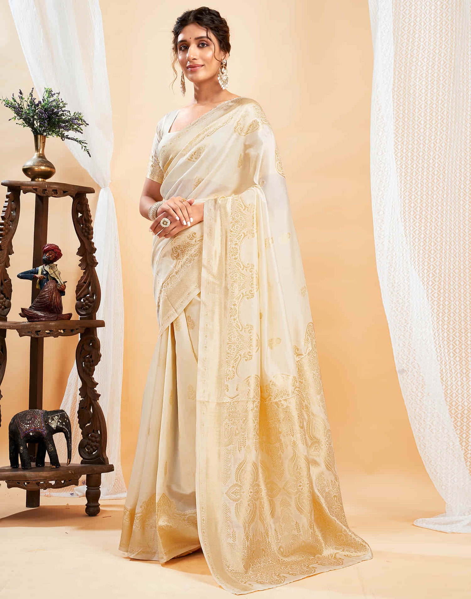 White Silk Blend Woven Kanjivaram Saree