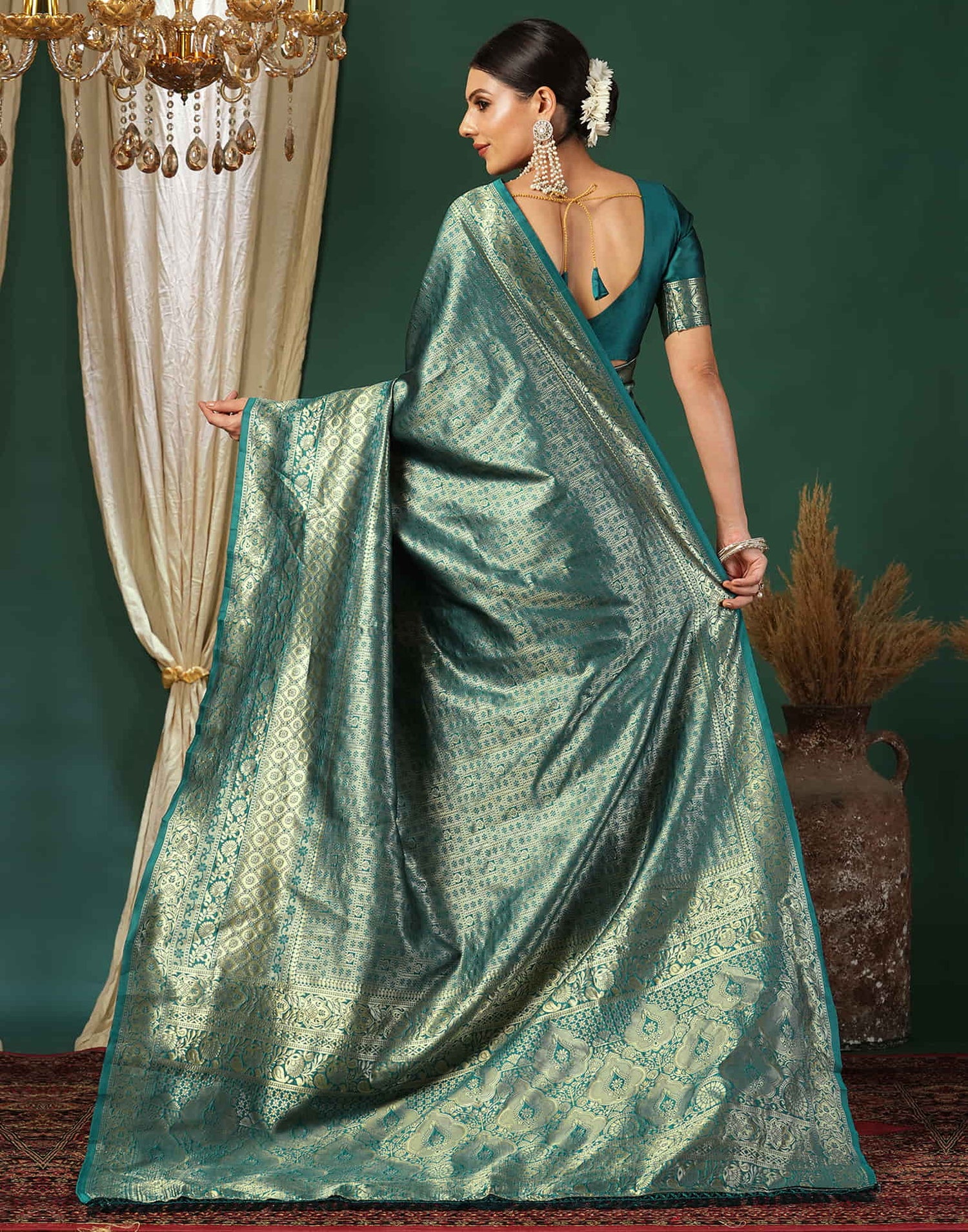 Green Silk Blend Woven Banarasi Saree