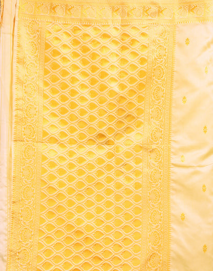 Off White Silk Weaving Kanjivaram Saree