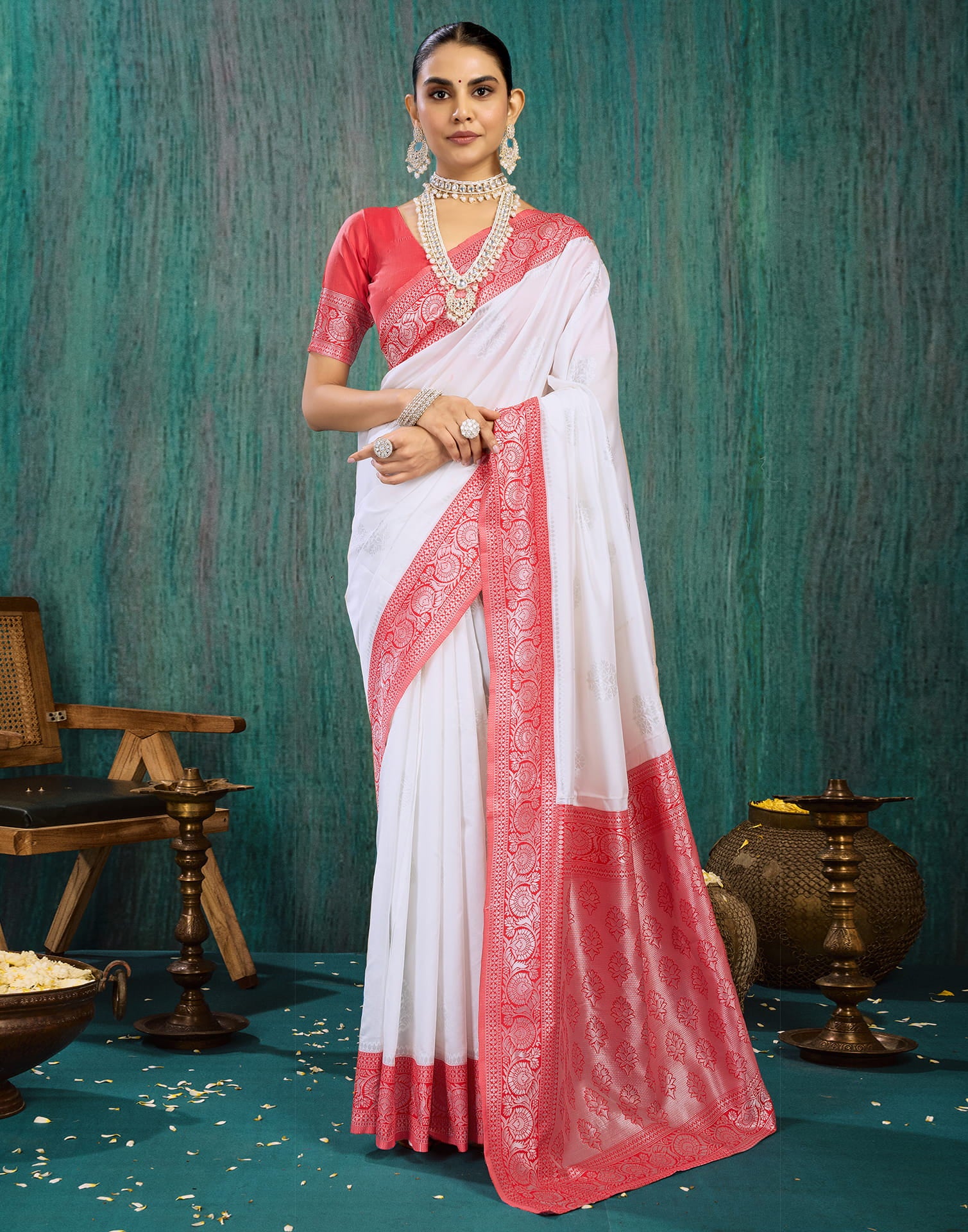 White Silk Weaving Kanjivaram Saree