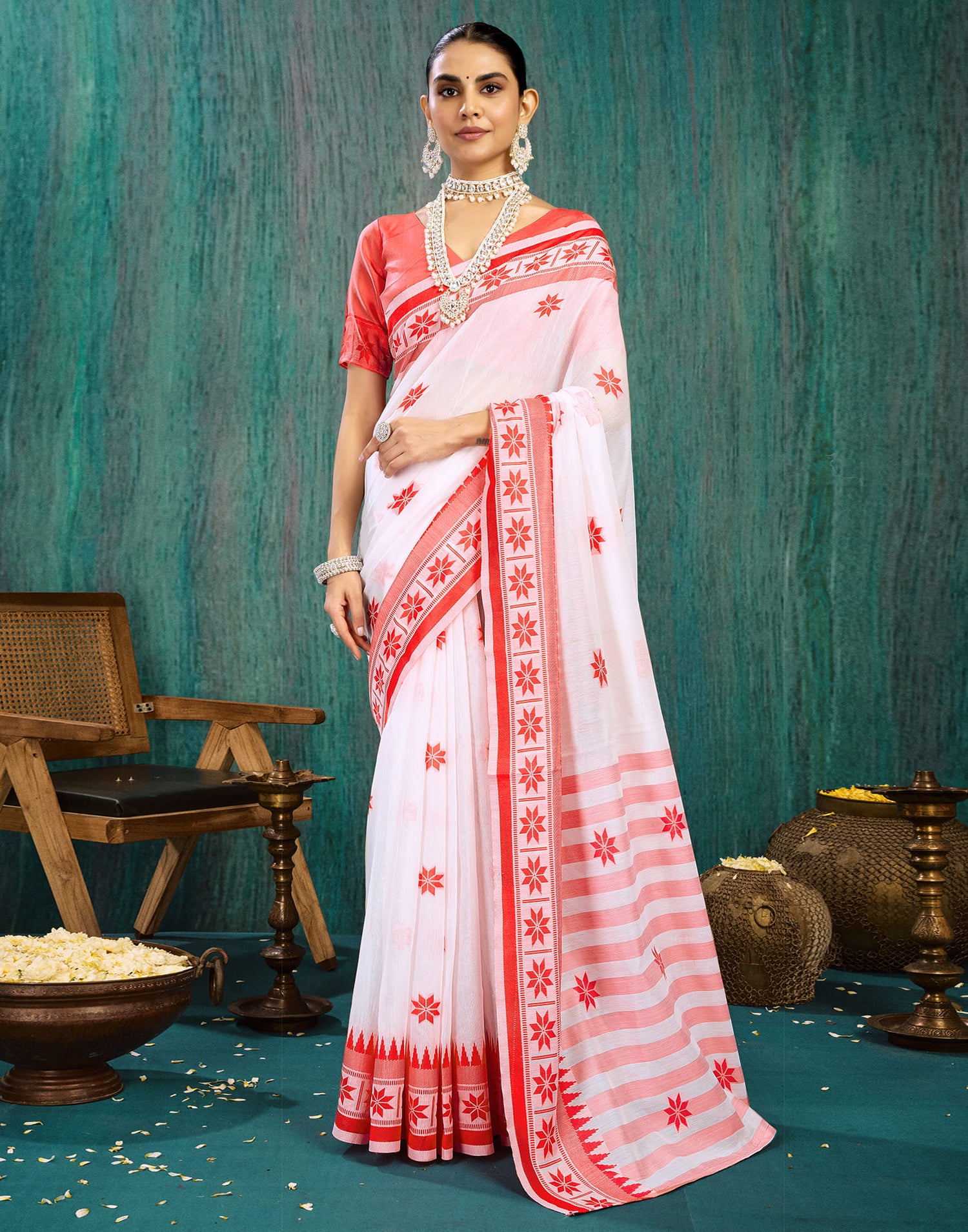 White Silk Blend Woven Kanjivaram Saree