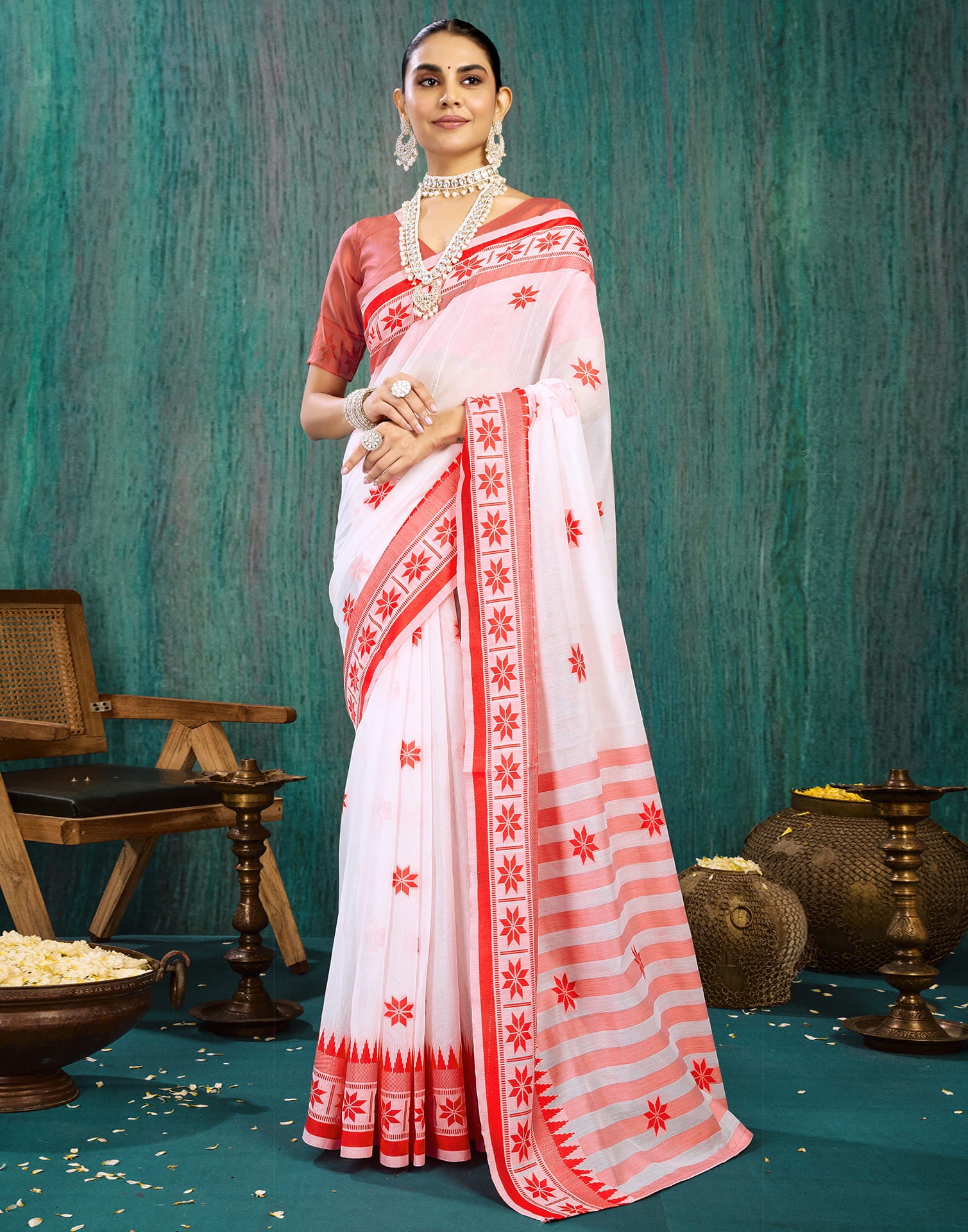 White Silk Weaving Kanjivaram Saree