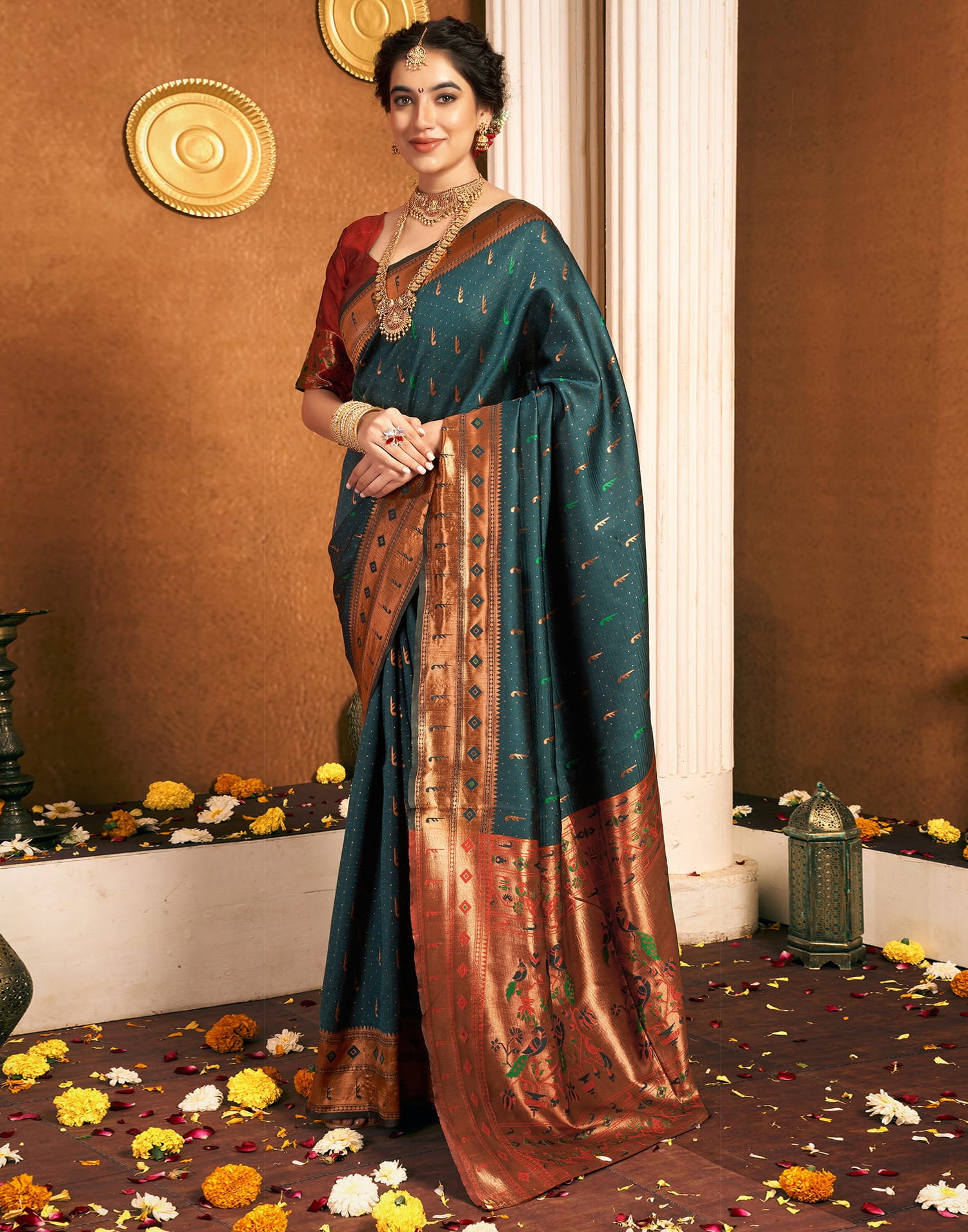 Dark rama Green Silk Woven Paithani Saree