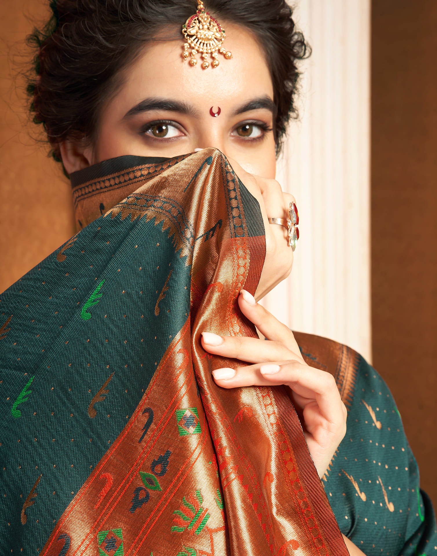 Dark rama Green Silk Woven Paithani Saree