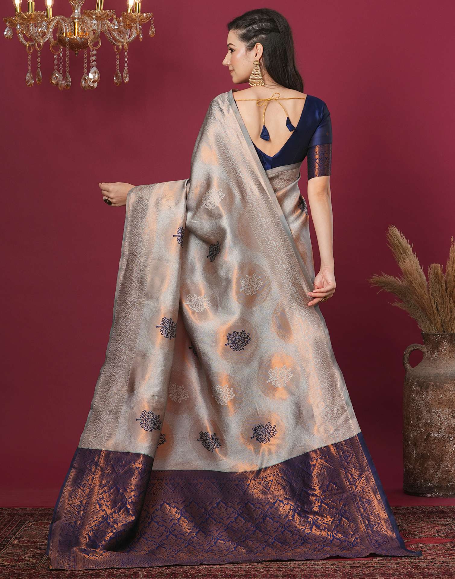 Grey Silk Blend Woven Woven Saree