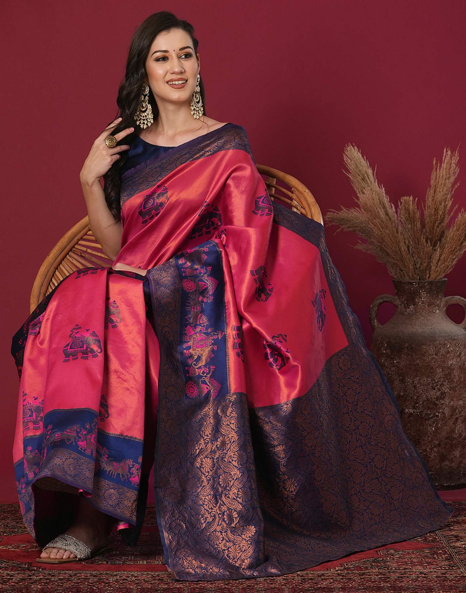 Pink Silk Blend Woven Woven Saree